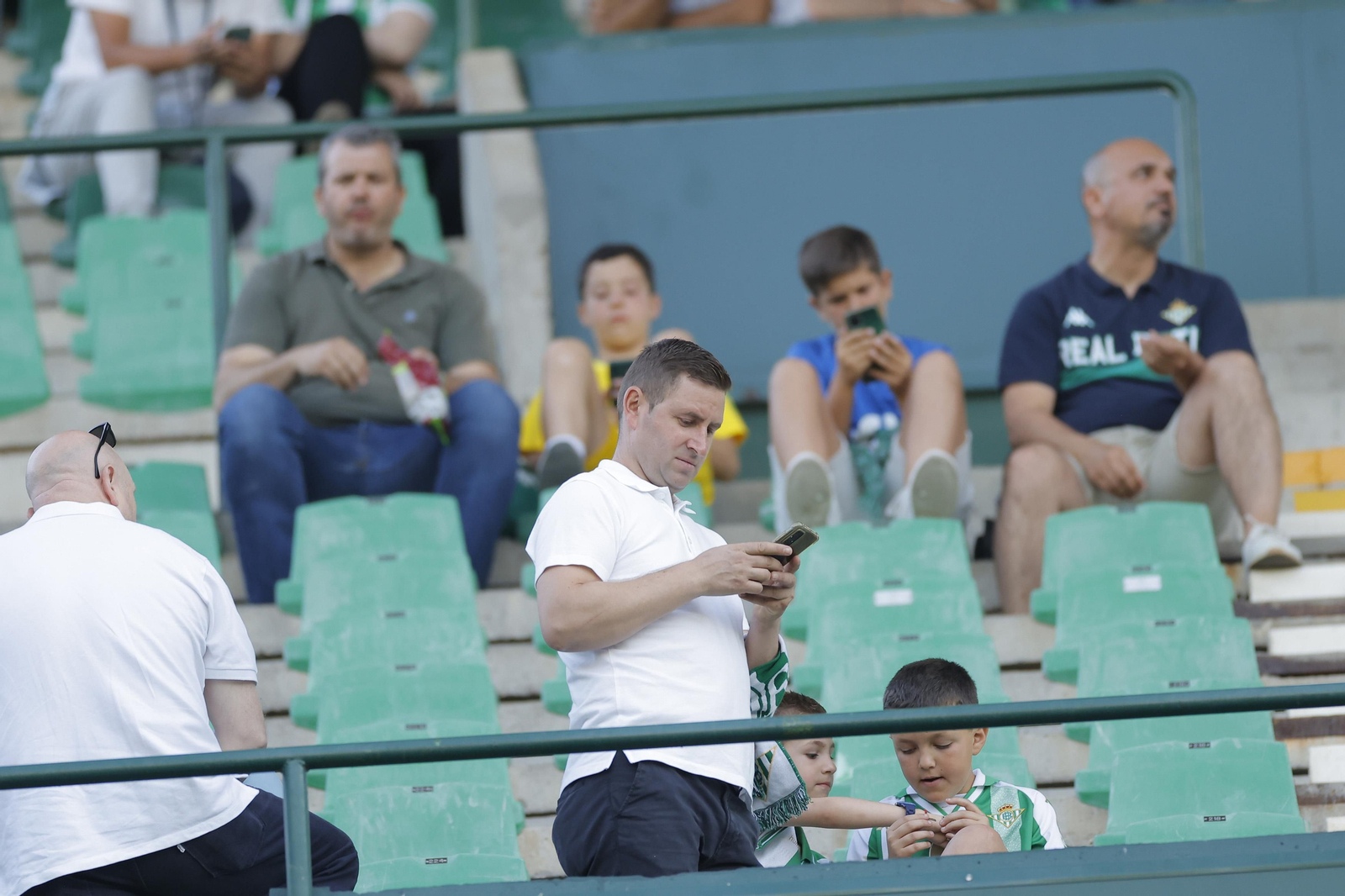 Búscate en las fotos del Betis-Rayo