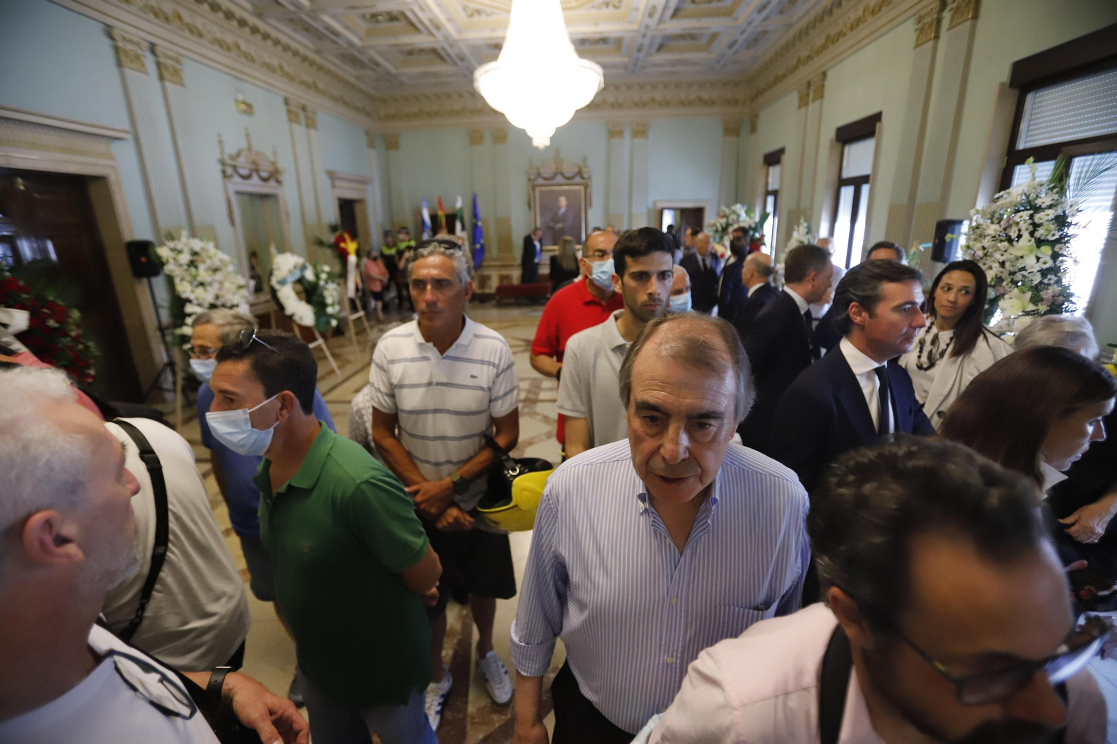 Imágenes de la capilla ardiente de Miguel Báez Espuny 'Litri' en la mañana del viernes