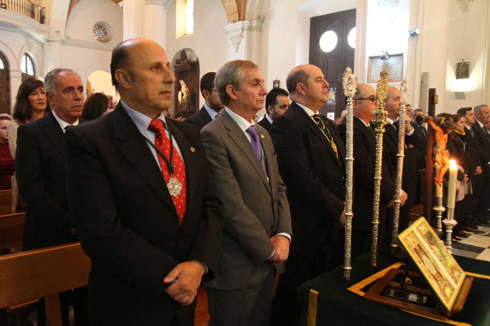 Procesión Solemne  de la Hermandad de La Vera Cruz, con el Santísimo Sacramento.