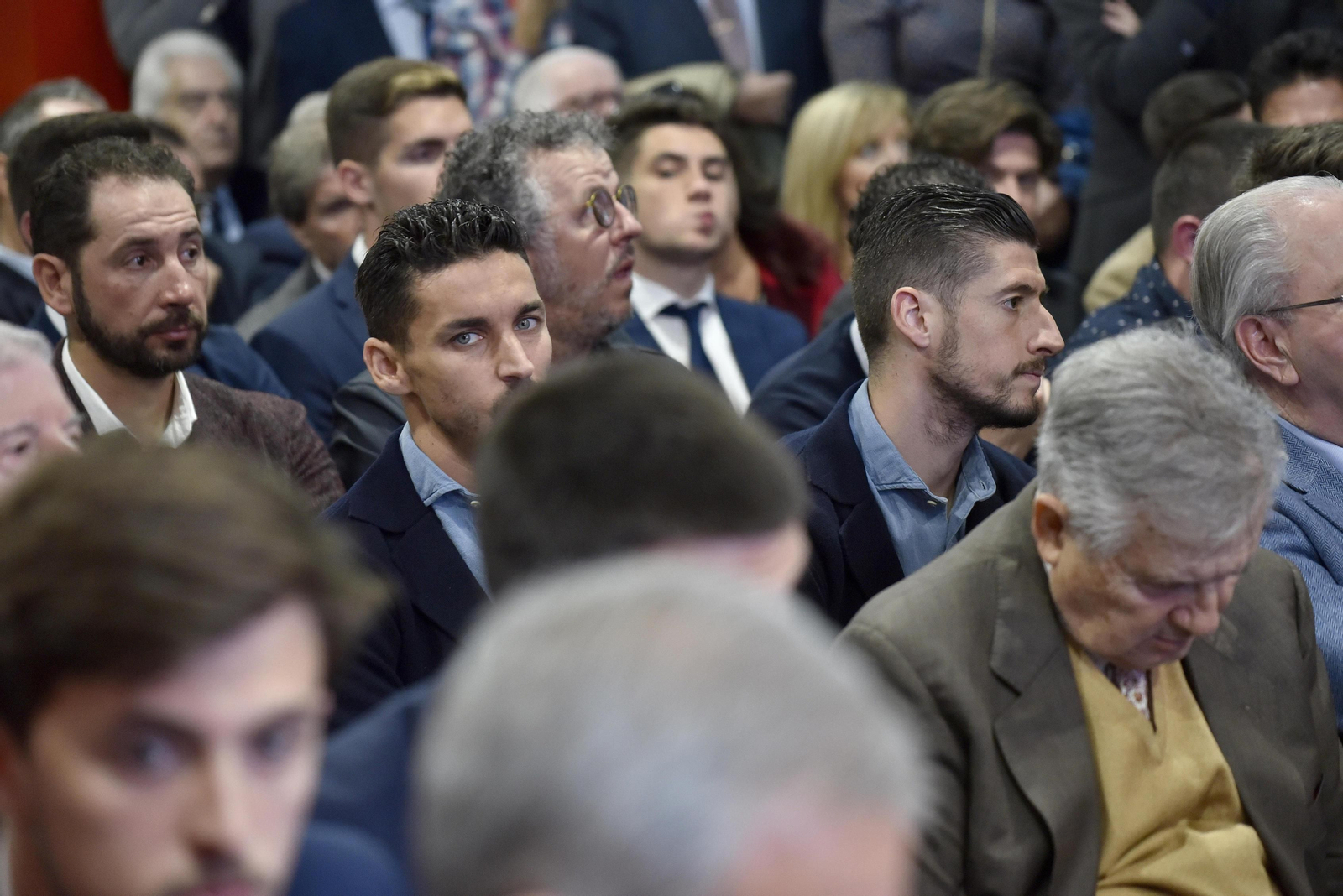 Las imágenes de la entrega del Dorsal del Leyenda a Pablo Blanco