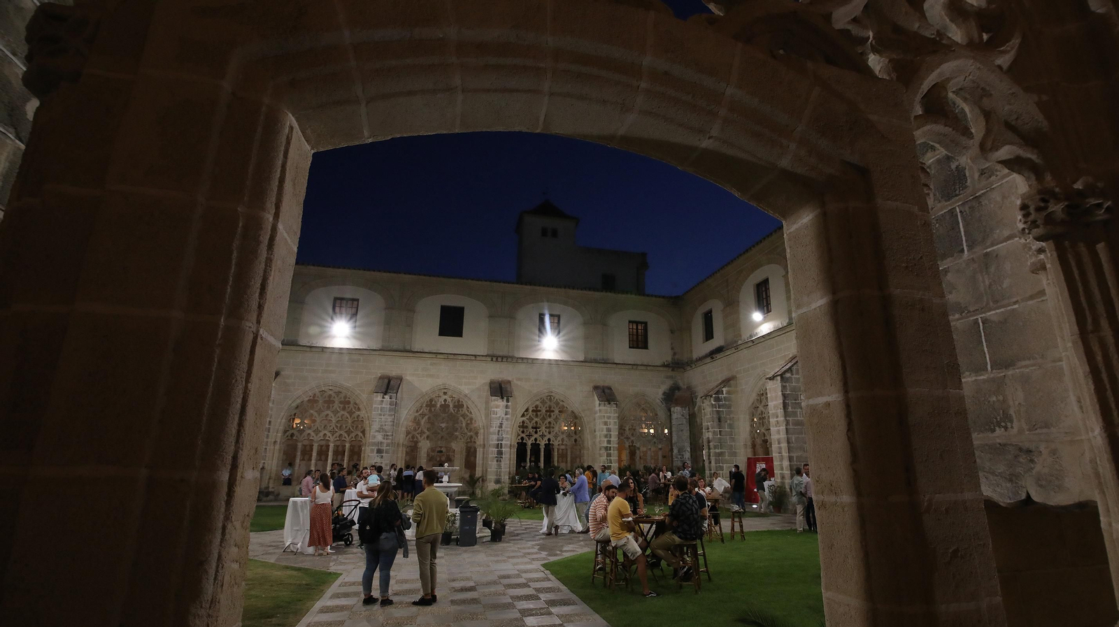 Se inaugura 'De Copa en Copa' en los Claustros y comienzan en el Alcázar las 'Catas Magistrales' con los vinos de Lustau