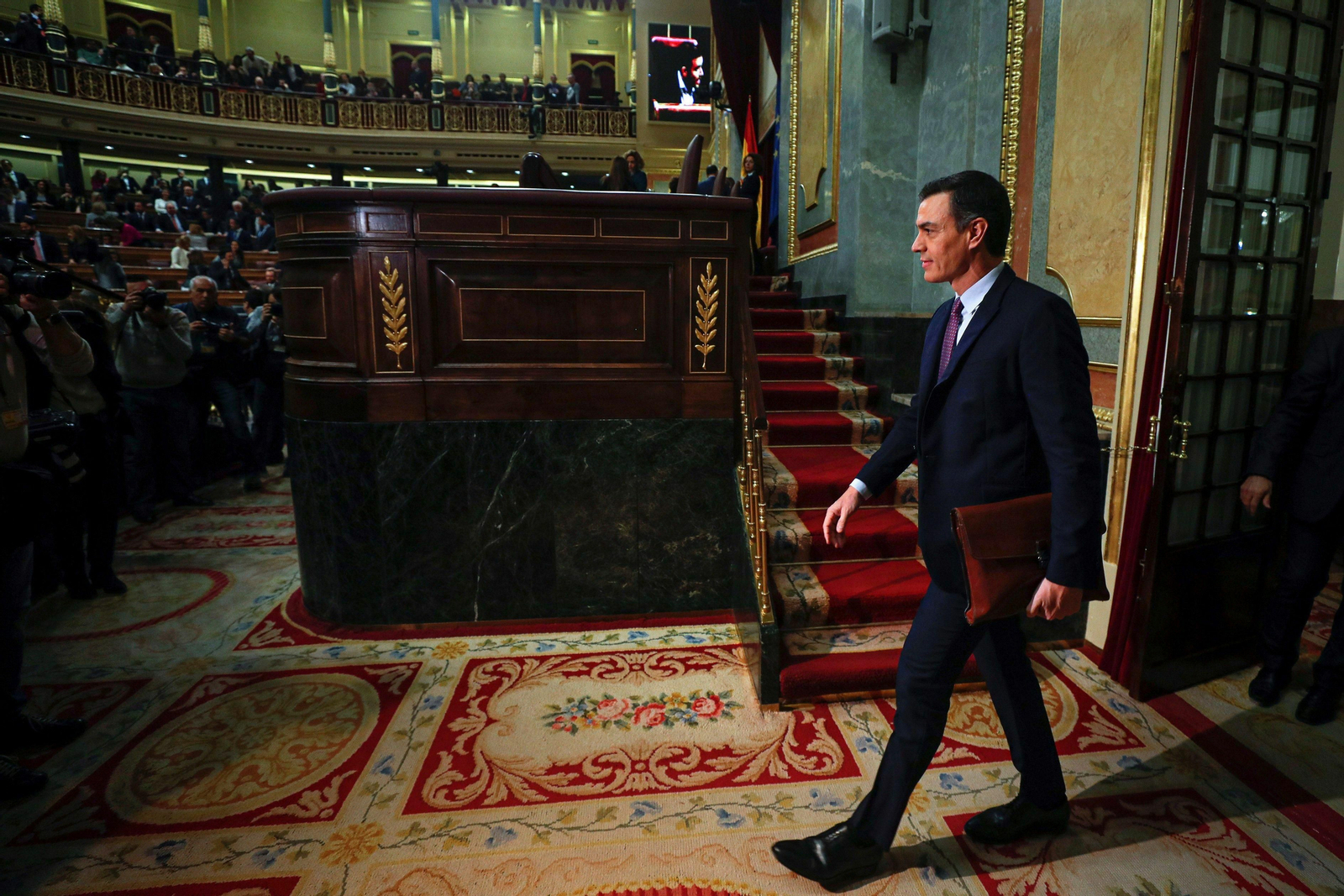 Pedro Sánchez entra en el Congreso antes de pronunciar su discurso.