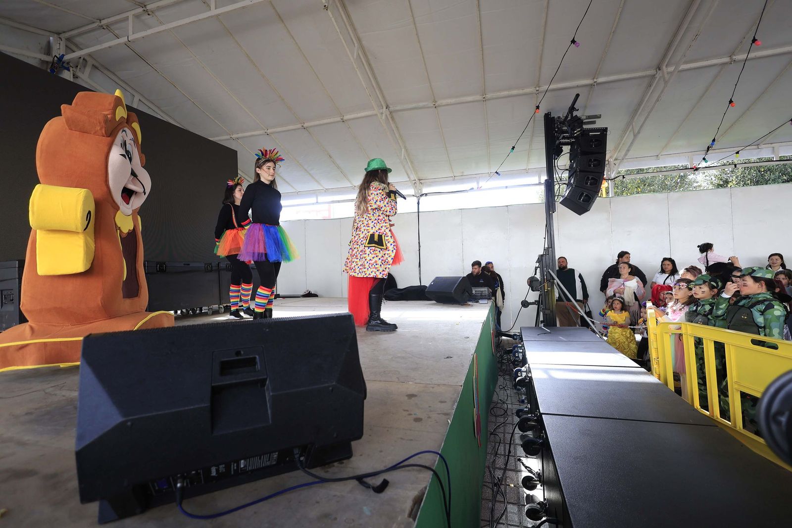 Búscate en las fotos del Carnaval de calle en Tarifa