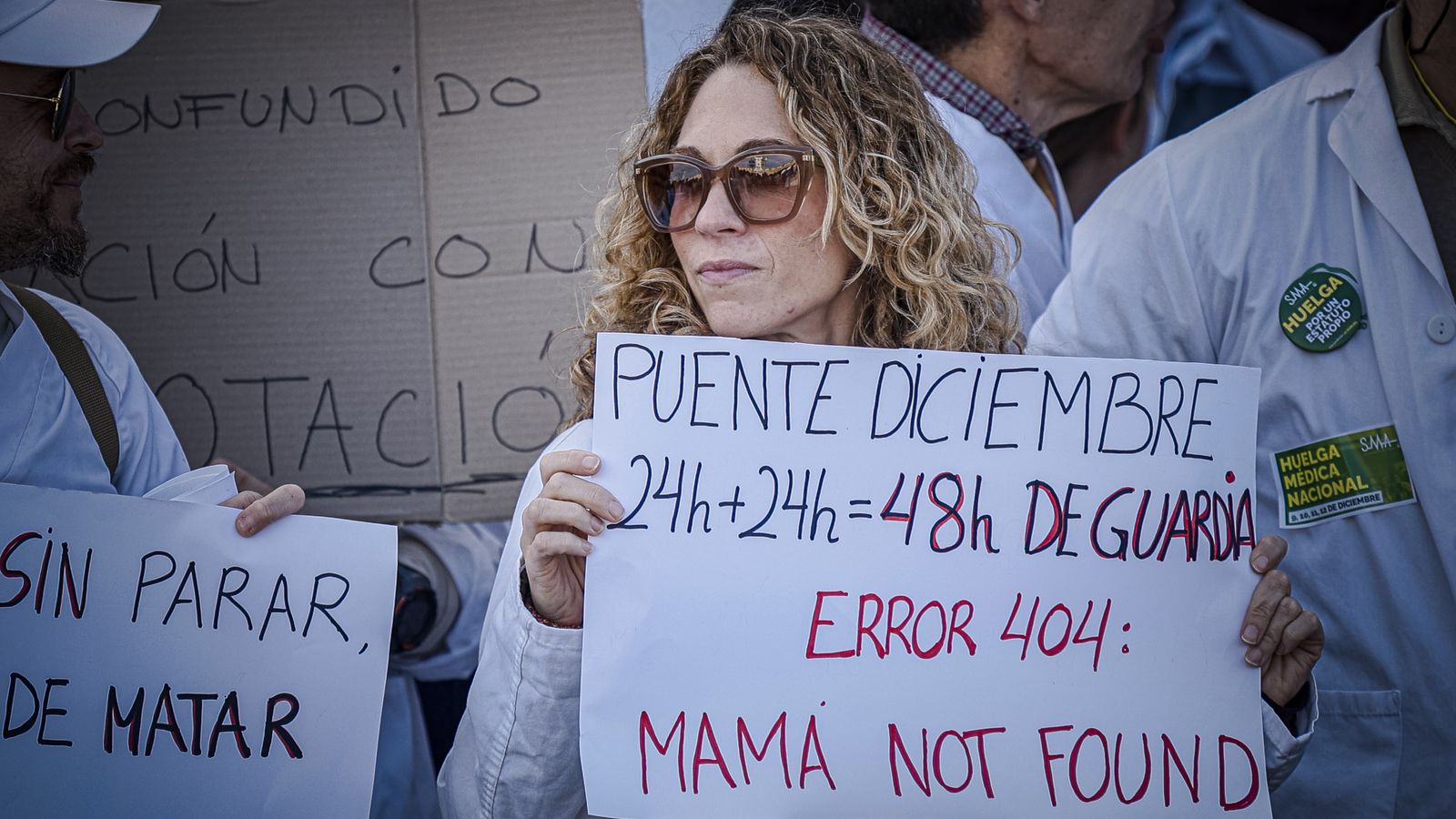 Las imágenes de la manifestación de médicos durante su tercer día de huelga en Cádiz
