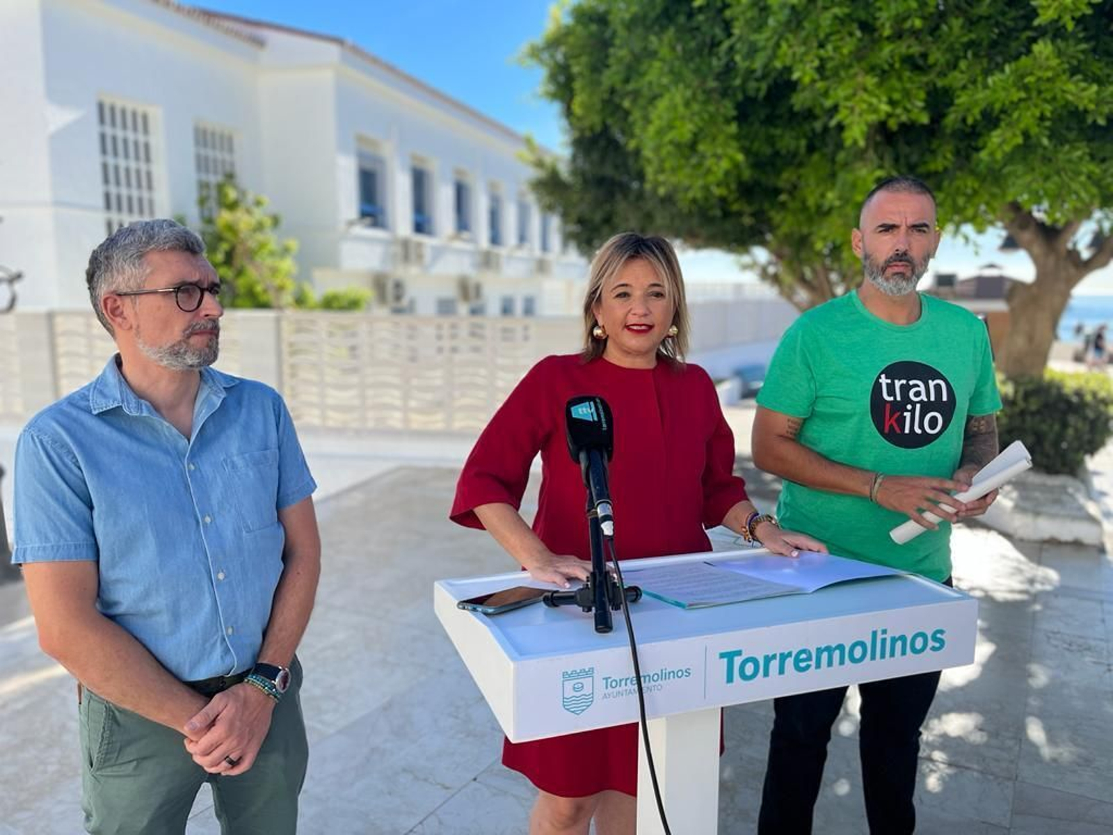 De izquierda a derecha, Francisco García Macías, Margarita del Cid, y Luis Rodríguez.