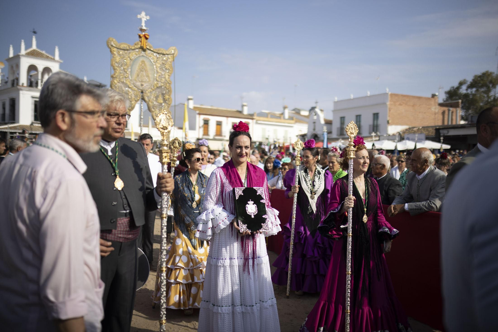 El Rocio 2023: Imágenes de la misa Pontifical del Domingo de Pentecostés