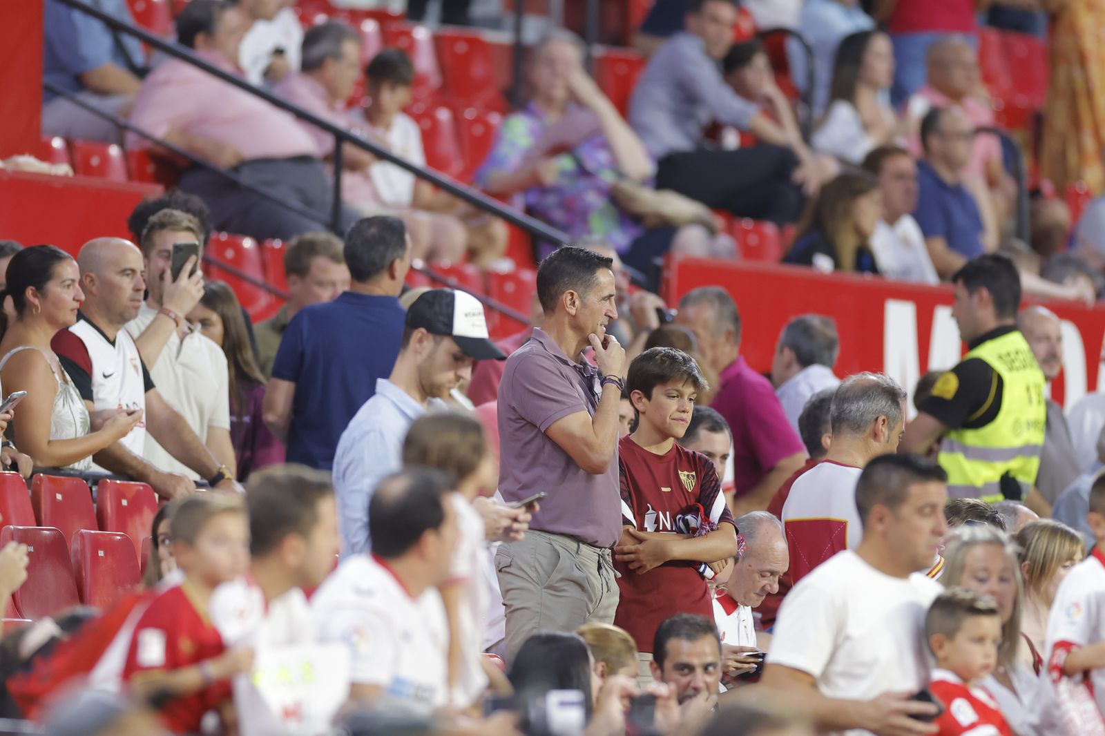 Búscate en las fotos del Sevilla fc-Girona