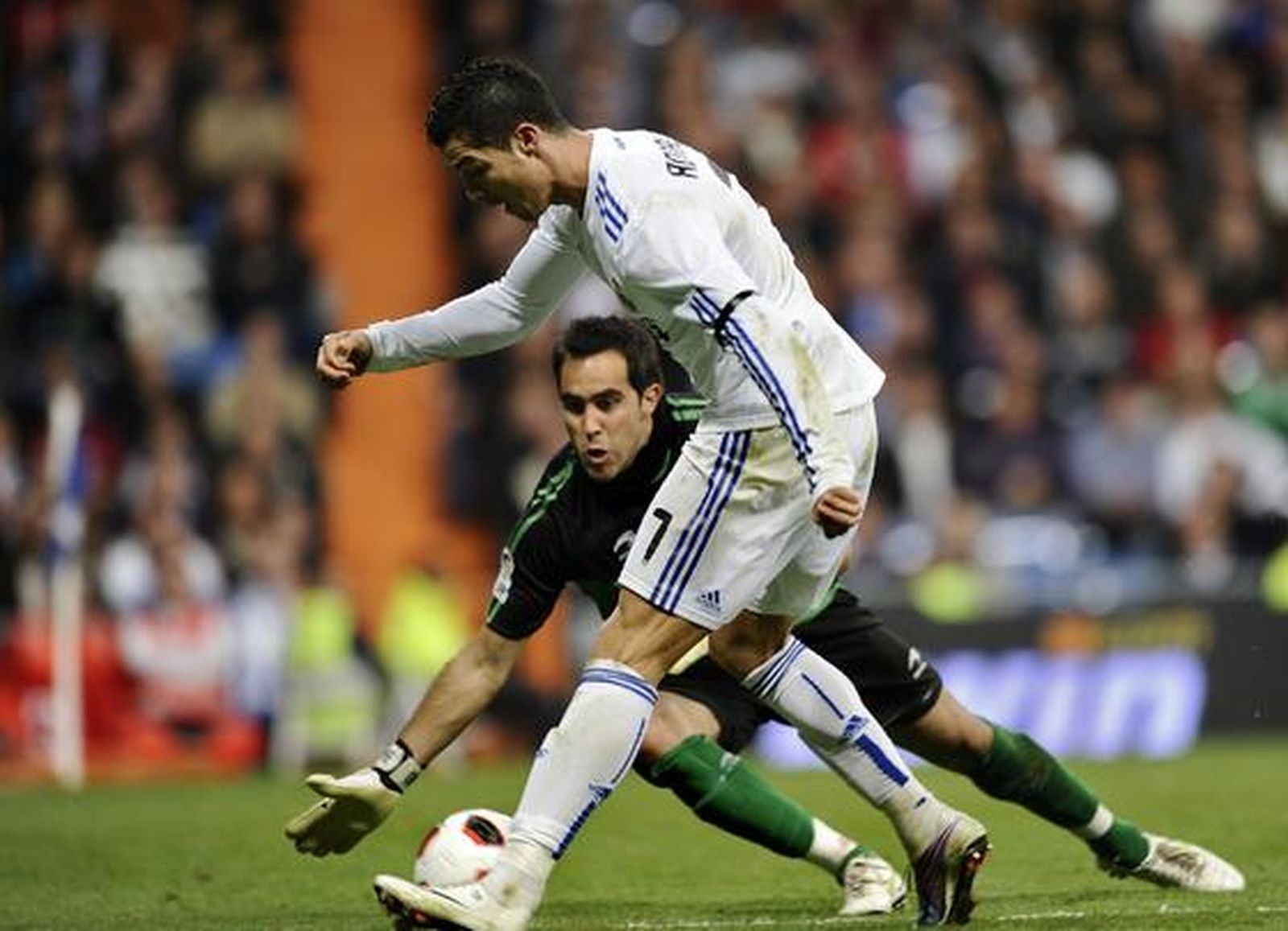 El Real Madrid recupera su mejor versión y vence a la Real Sociedad.

Foto: AFP/ Reuters/ EFE