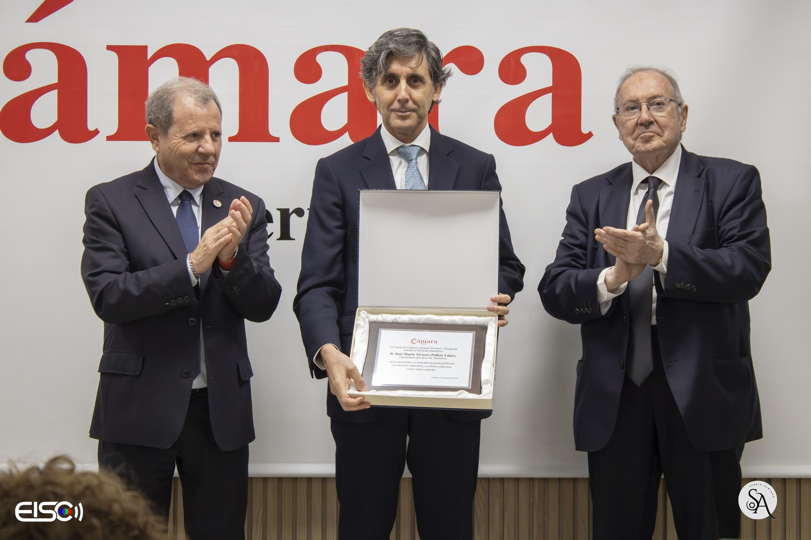 Entrega honorífica.