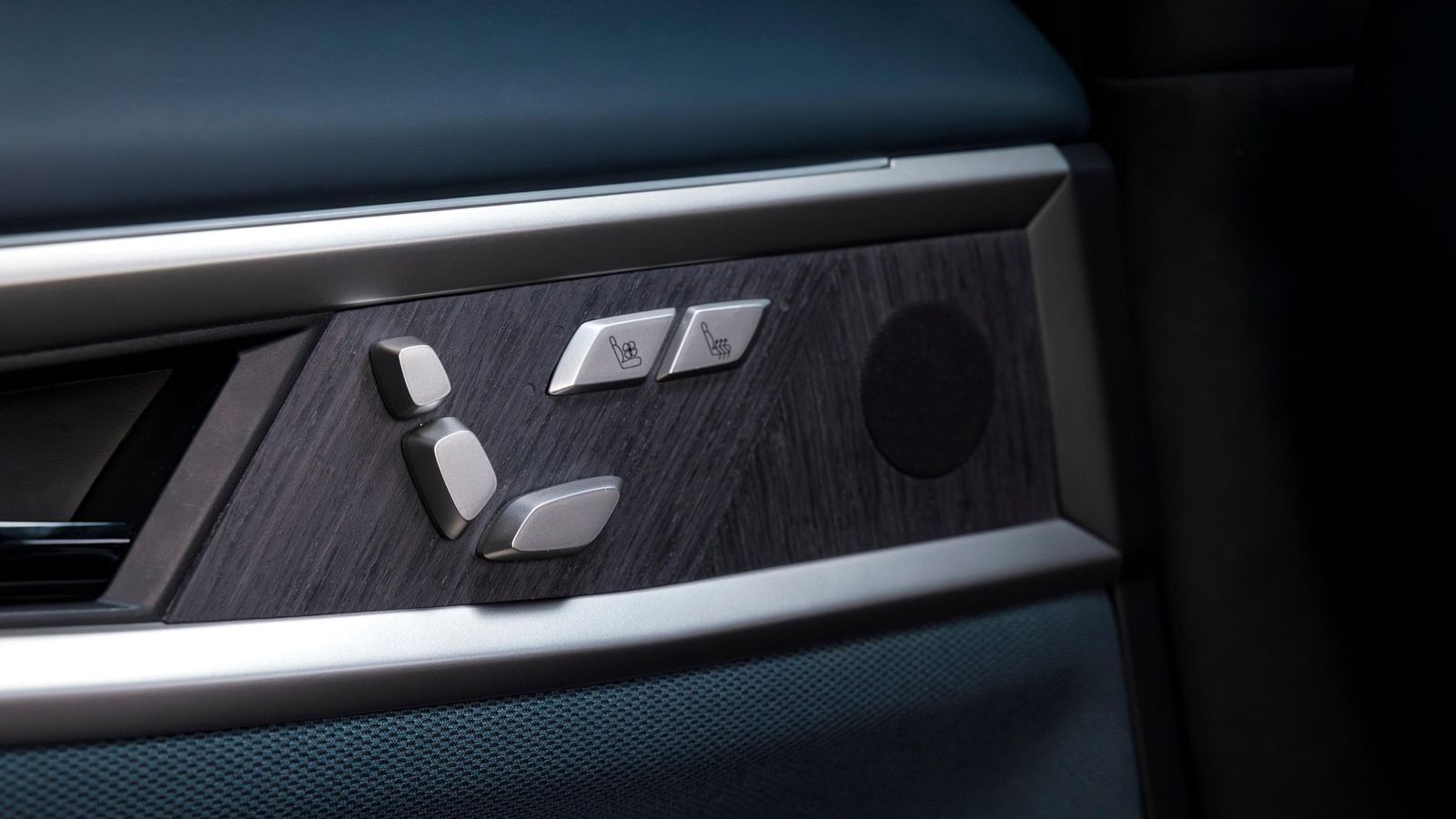 Entre los retos que ha debido afrontar Renault está la dotación de elementos de confort para los asientos traseros.