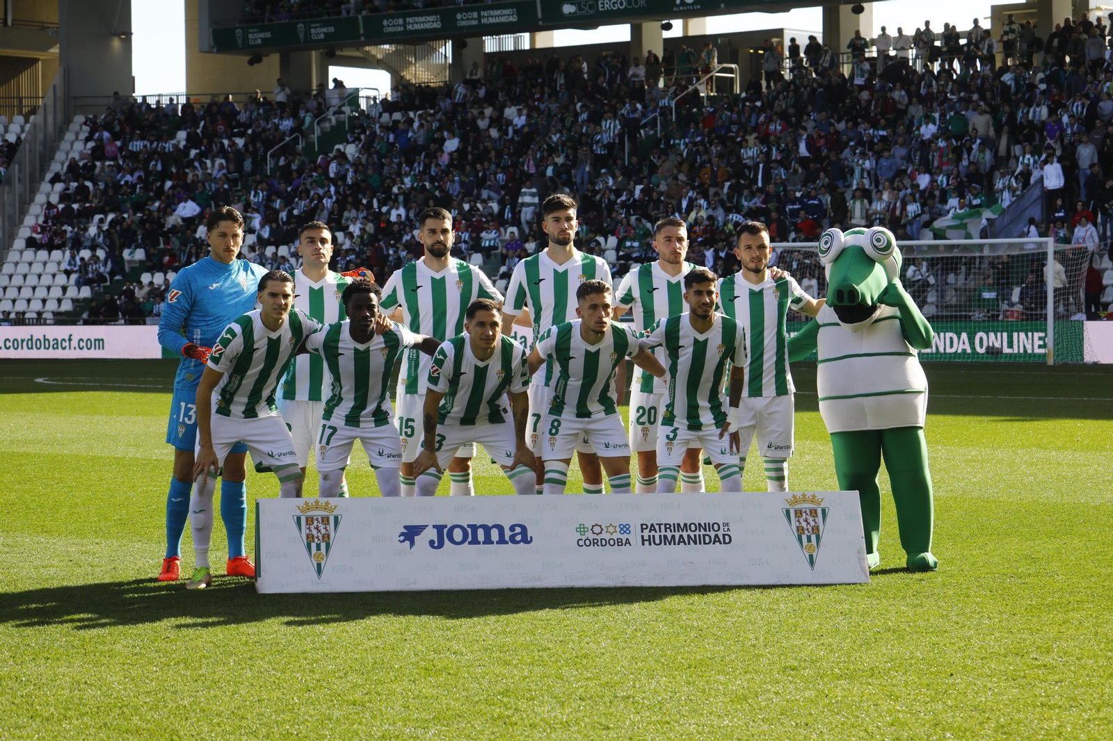 Las mejores fotos del ambiente en el Córdoba CF - Almería en El Arcángel