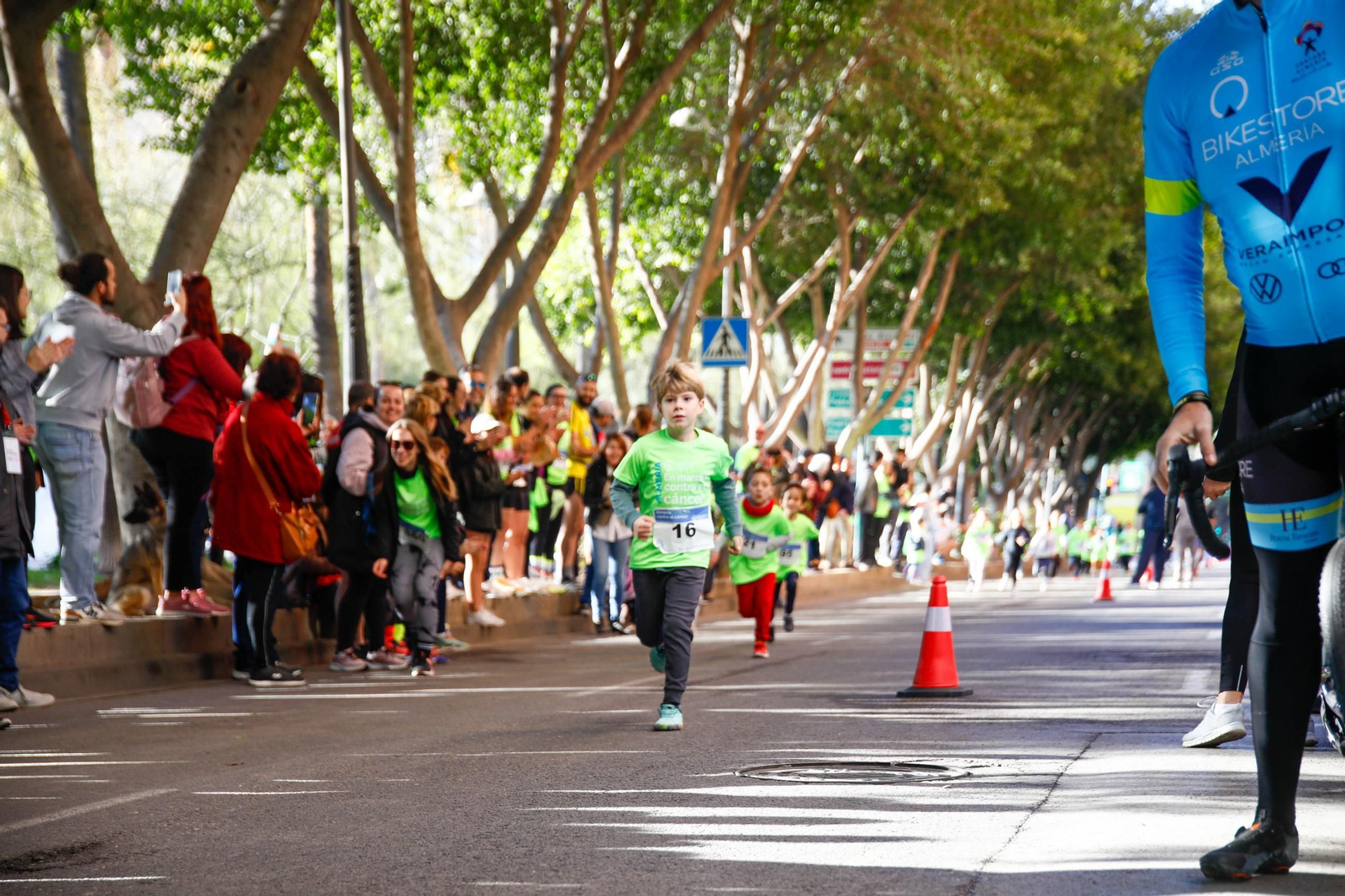 Imágenes de la Carrera contra el Cáncer de Almería