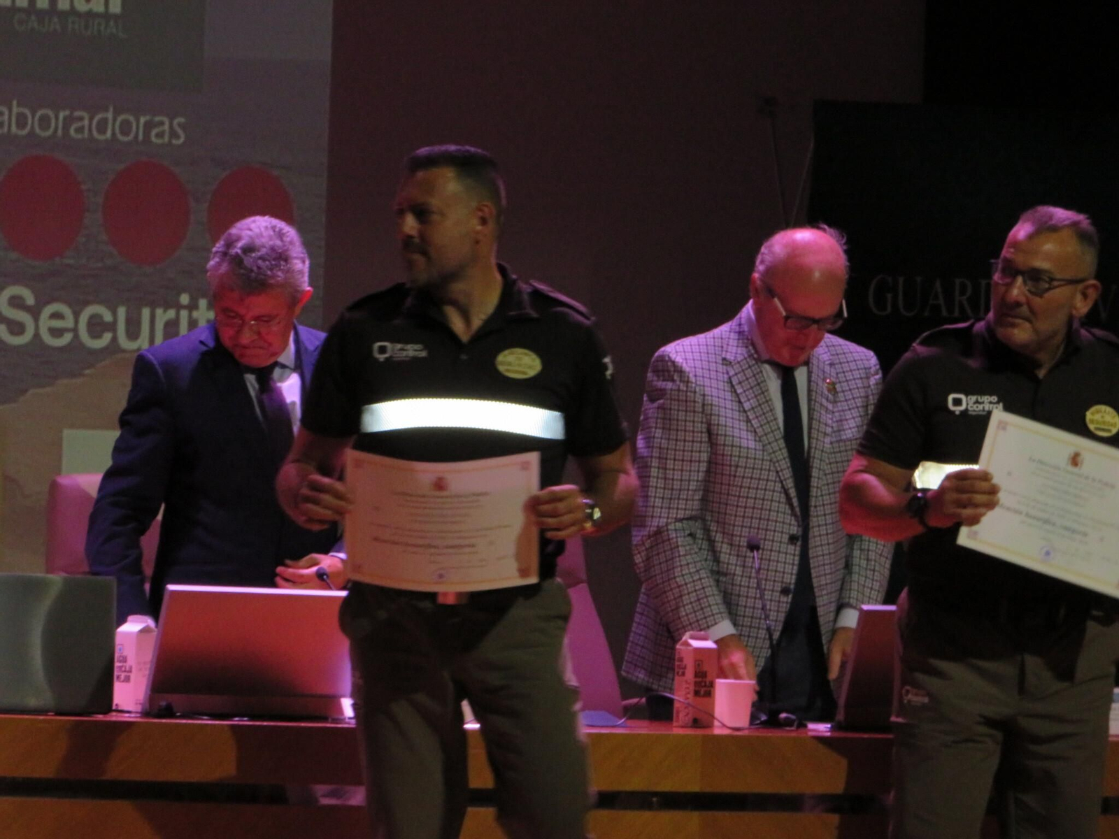 Policía y Guardia Civil premian a la seguridad privada en la UAL.