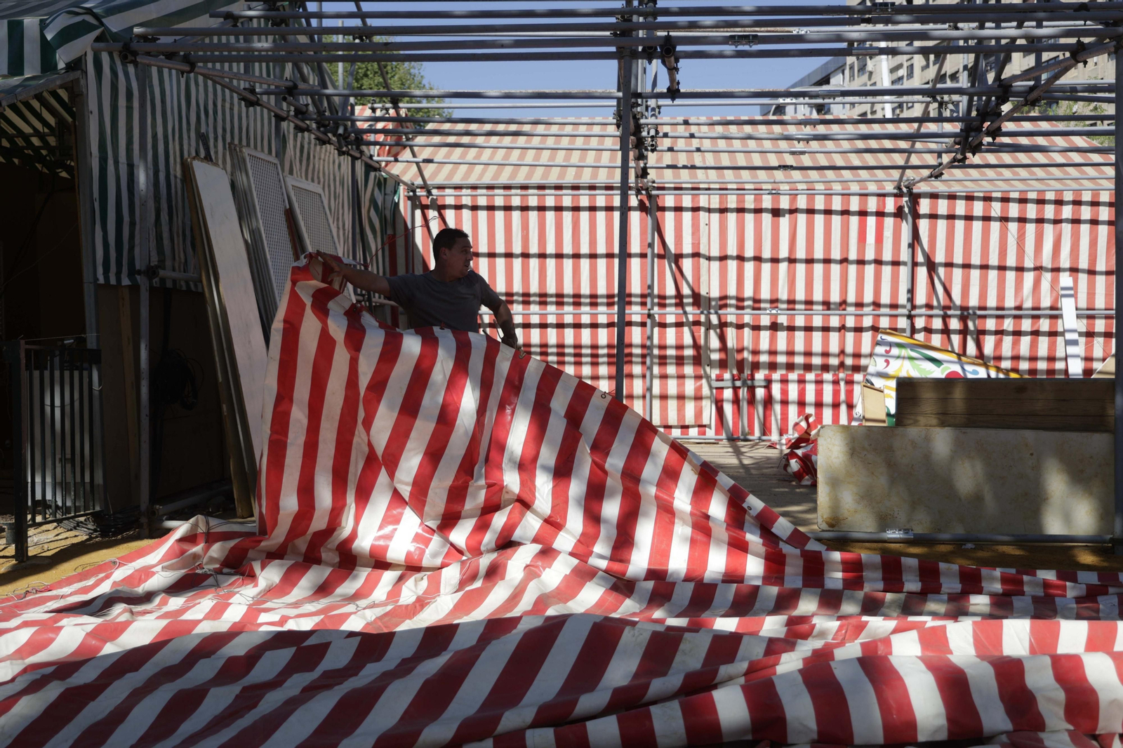 Imágenes de los preparativos de la Feria de Abril