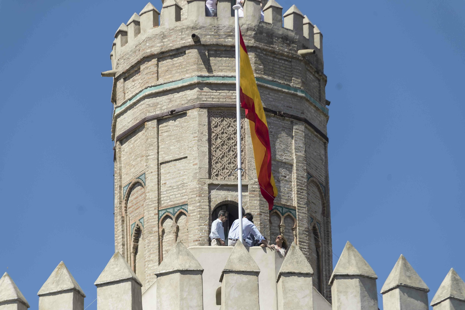 Las imágenes del desfile del Día de las Fuerzas Armadas en Sevilla