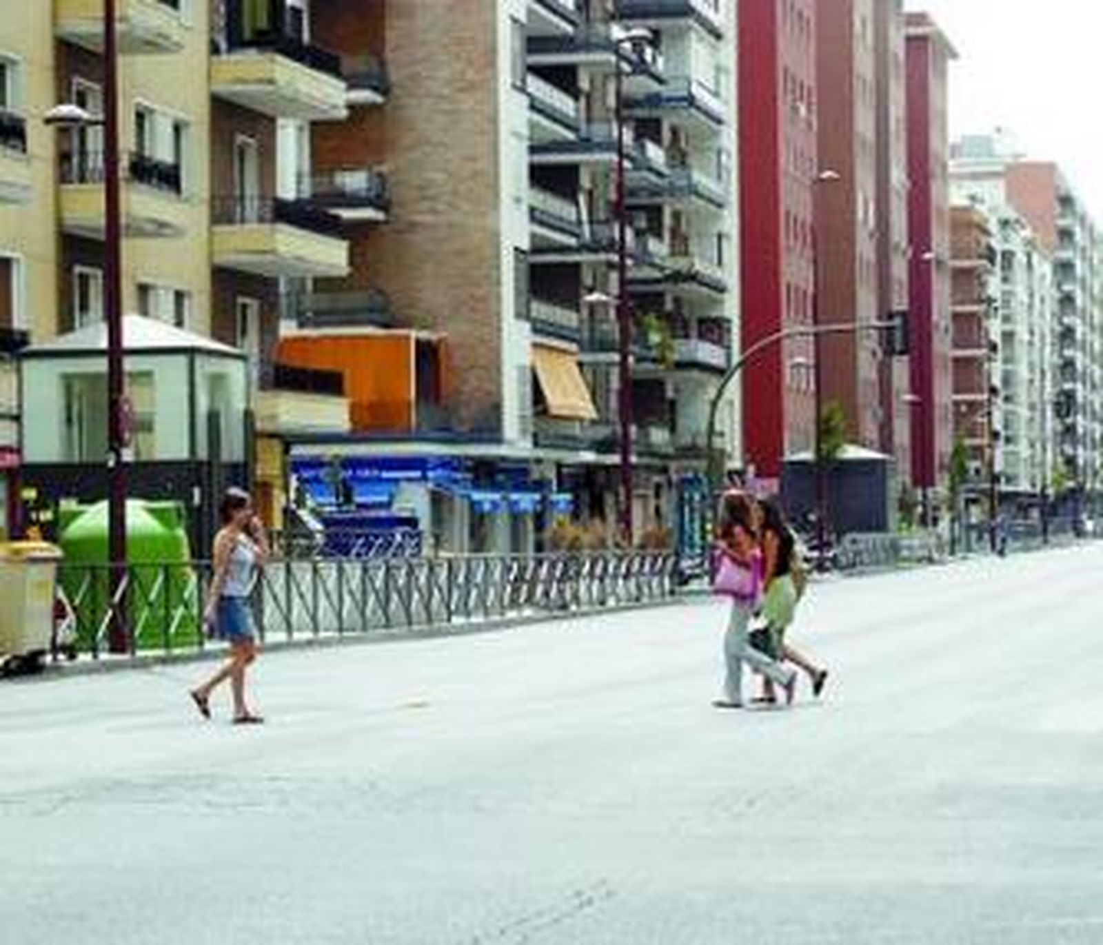 Vista de la avenida, una de las vías principales de Los Remedios.