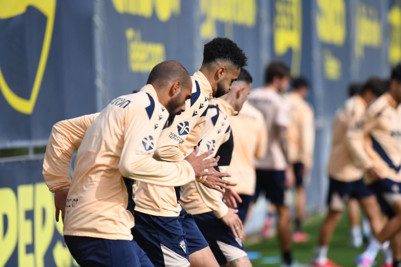 El Cádiz en el último entrenamiento antes del partido.