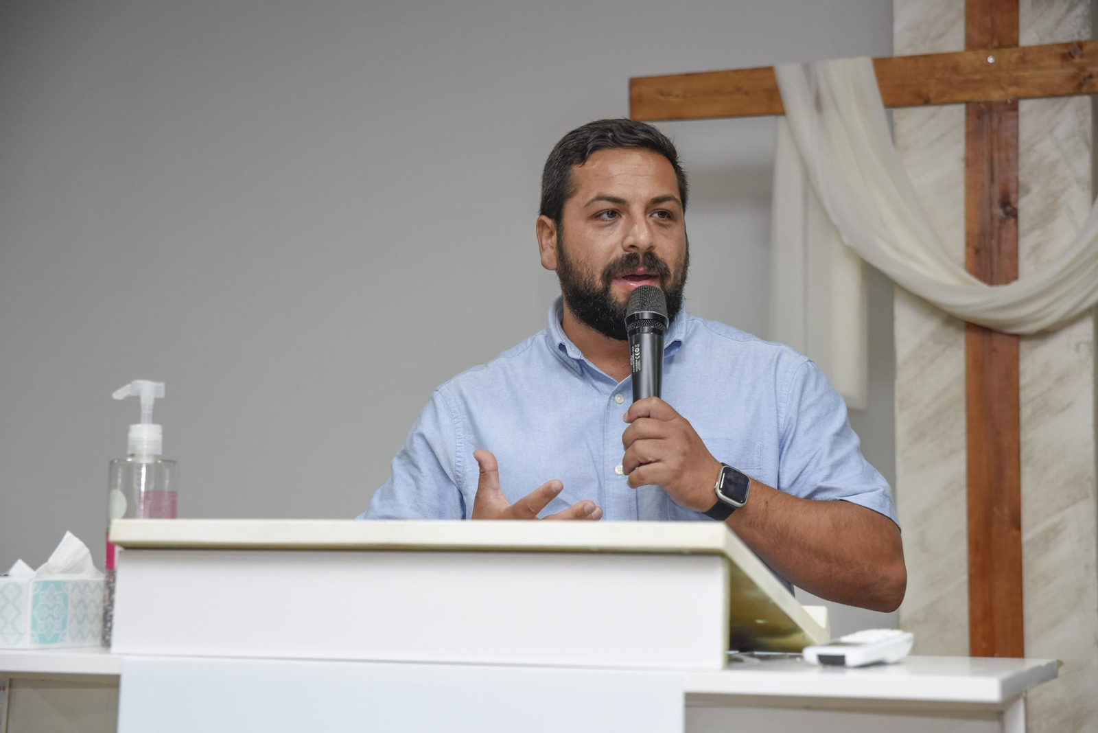 Las fotos de la misa cantada de la iglesia evangélica Ebenezer de La Línea