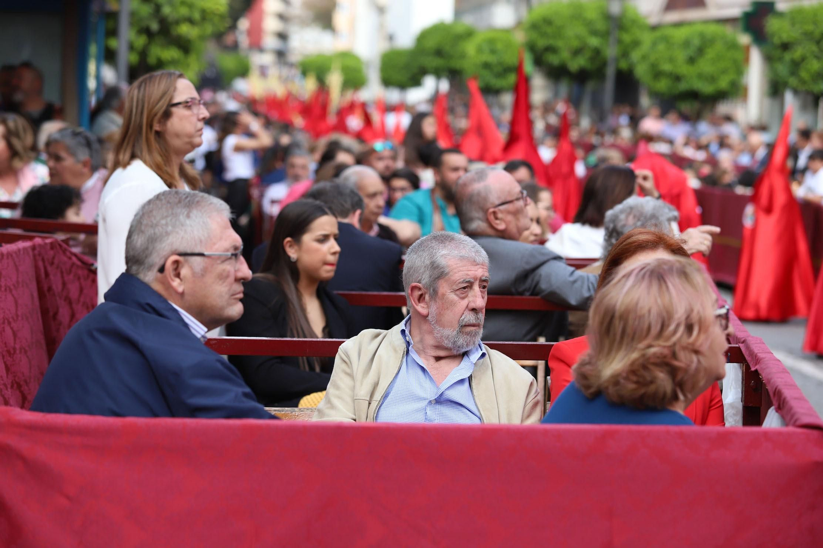 Imágenes del recorrido de la Borriquita  por las calles de Huelva