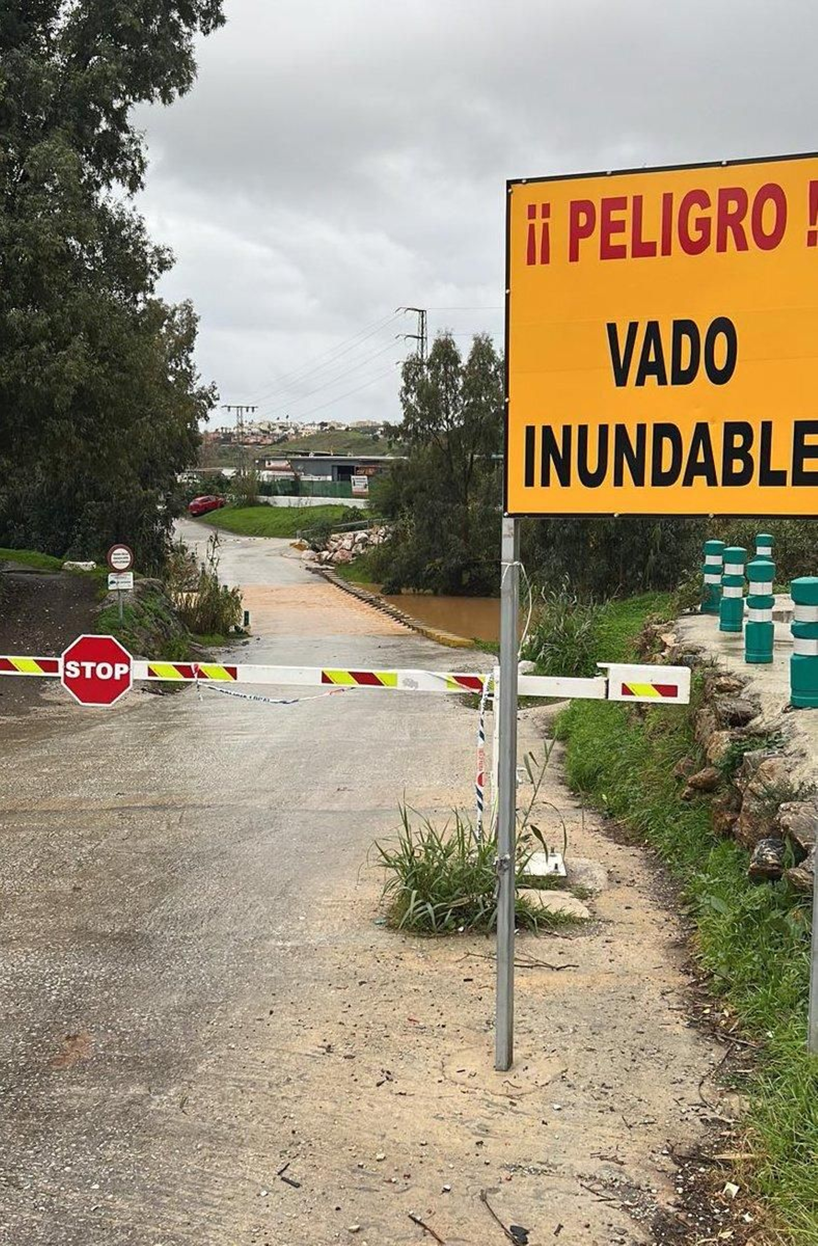 Mijas cierra los pasos del río Fuengirola-Gomenaro por las fuertes lluvias Mijas cierra los pasos del río Fuengirola-Gomenaro por las fuertes lluvias