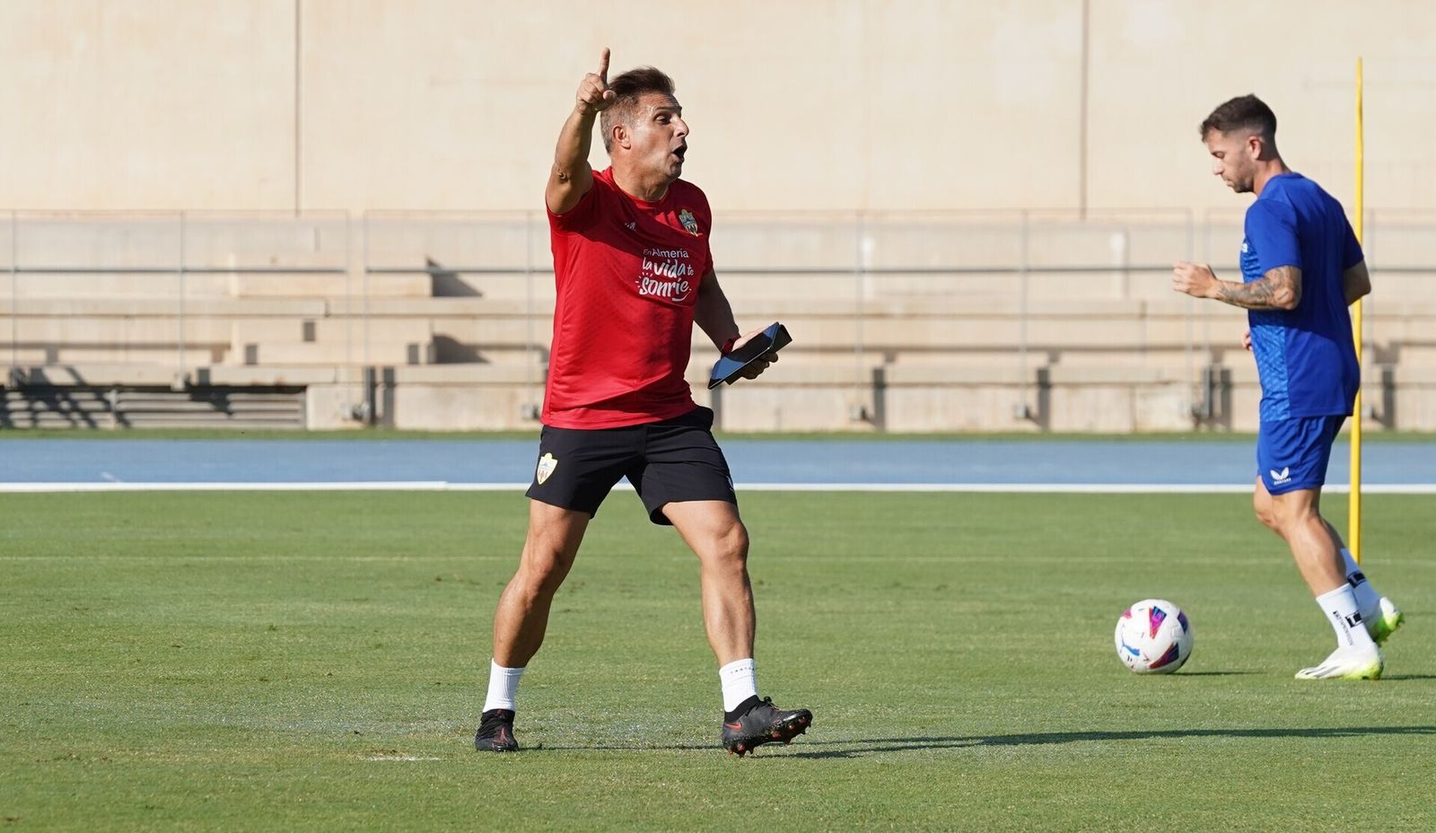 Julio Hernando es el preparador físico en el staff de Gaizka Garitano