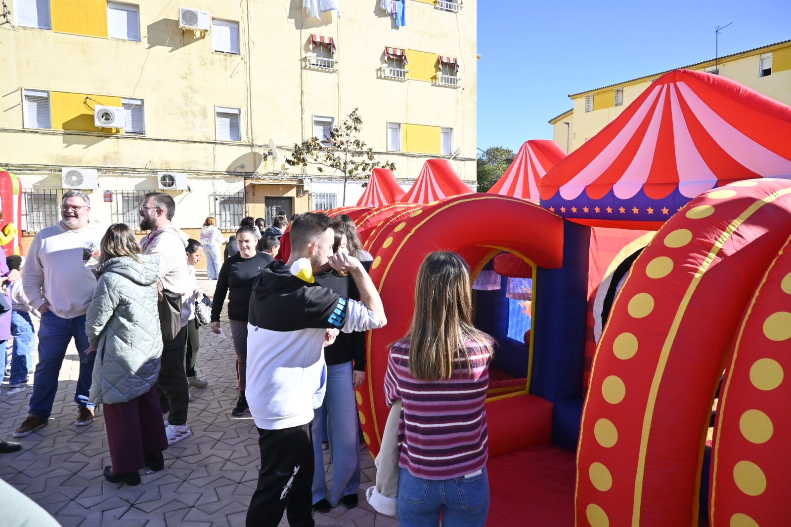 Las fotografías de los juegos de navidad para los niños de Pérez Cubillas