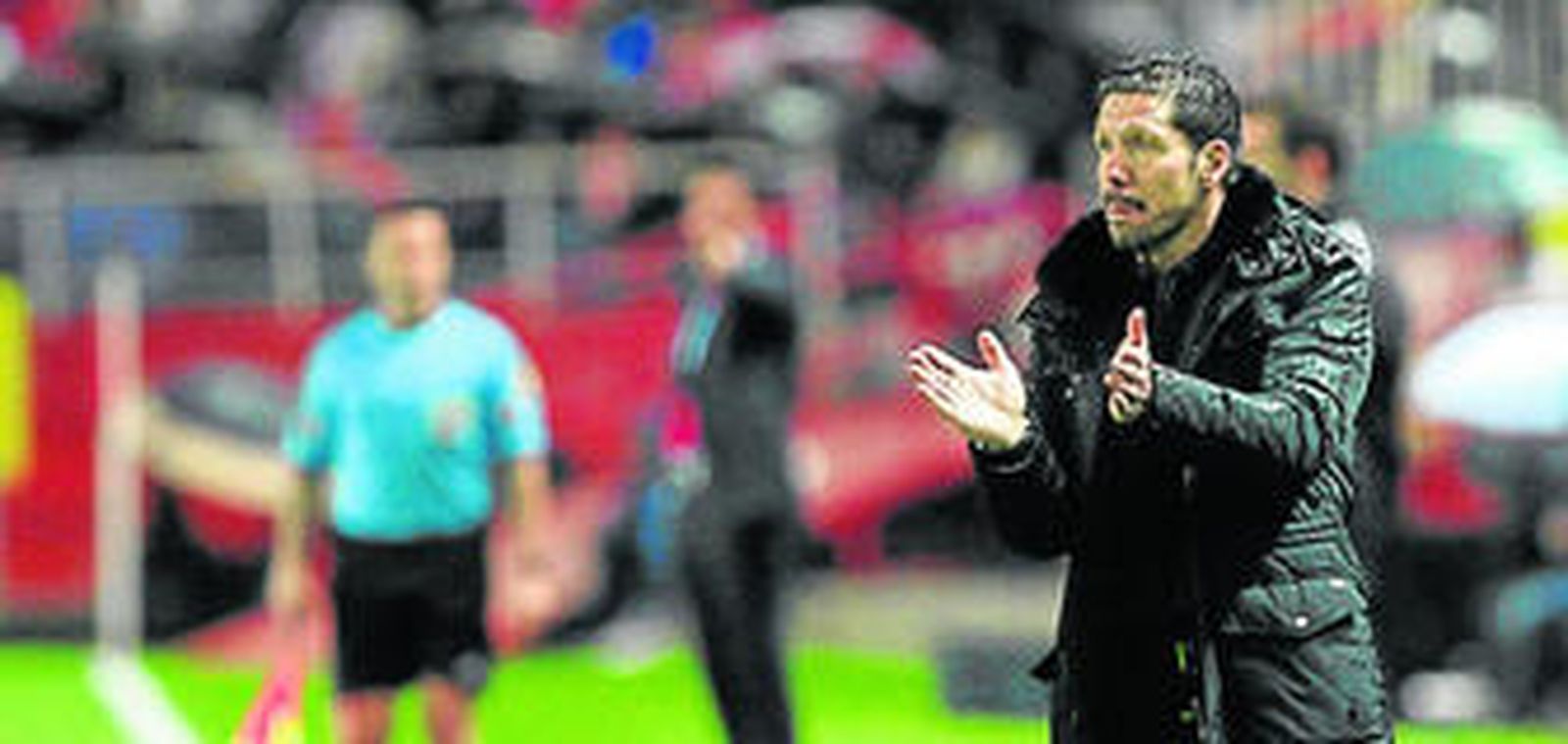 Diego Simeone, entrenador del Atlético de Madrid, durante el partido ante el Sevilla del pasado miércoles en el Ramón Sánchez-Pizjuán.