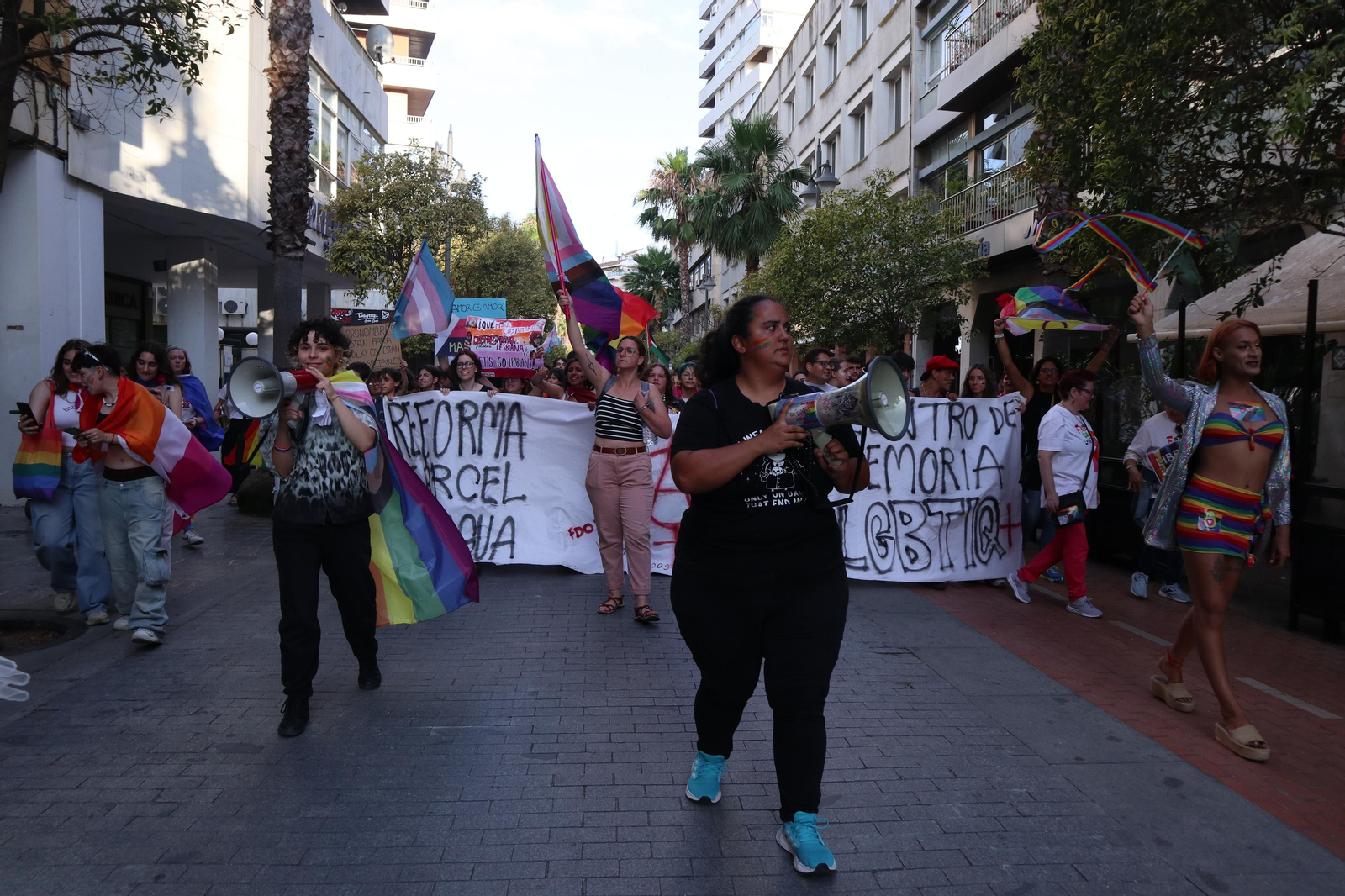 Las mejores imágenes de la manifestacióndel del Orgullo LGTBI en Huelva