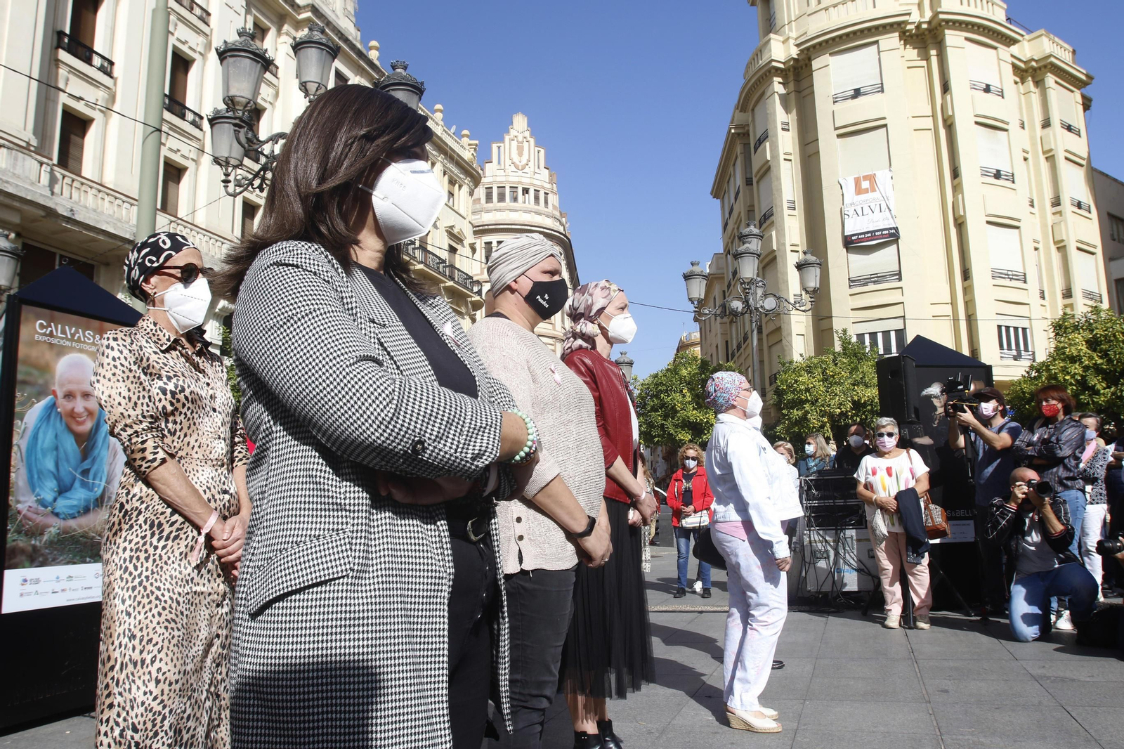 La celebración del Día Contra el Cáncer de Mama en Córdoba, en fotografías