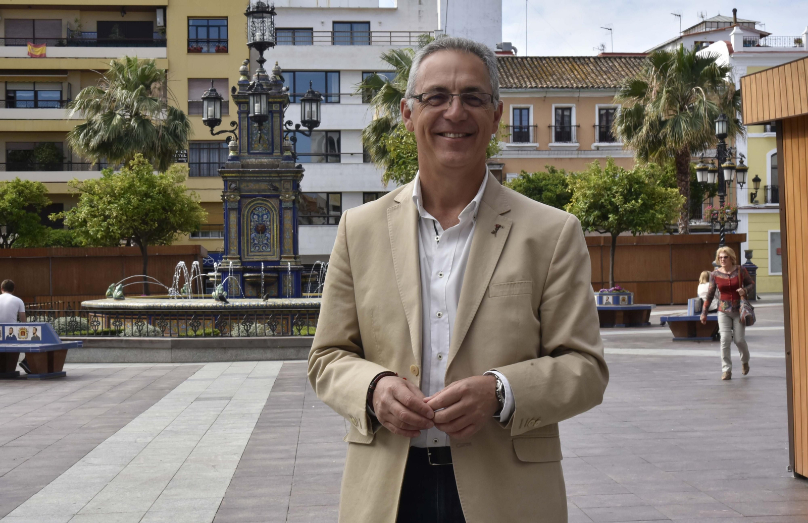 Juan Lozano, portavoz municipal del PSOE, en la Plaza Alta de Algeciras.