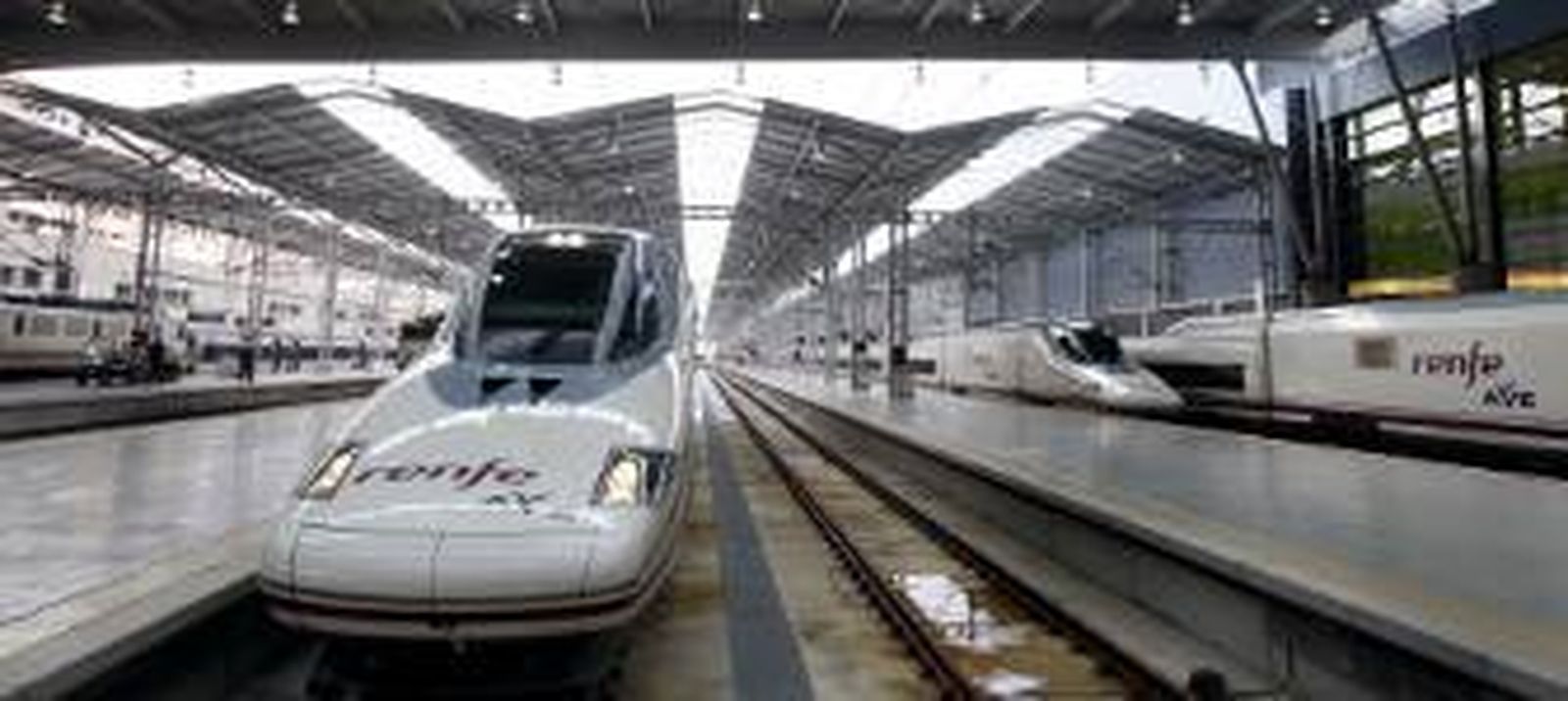 El AVE que une Andalucía, Valencia y Cataluña llega al millón de viajeros
