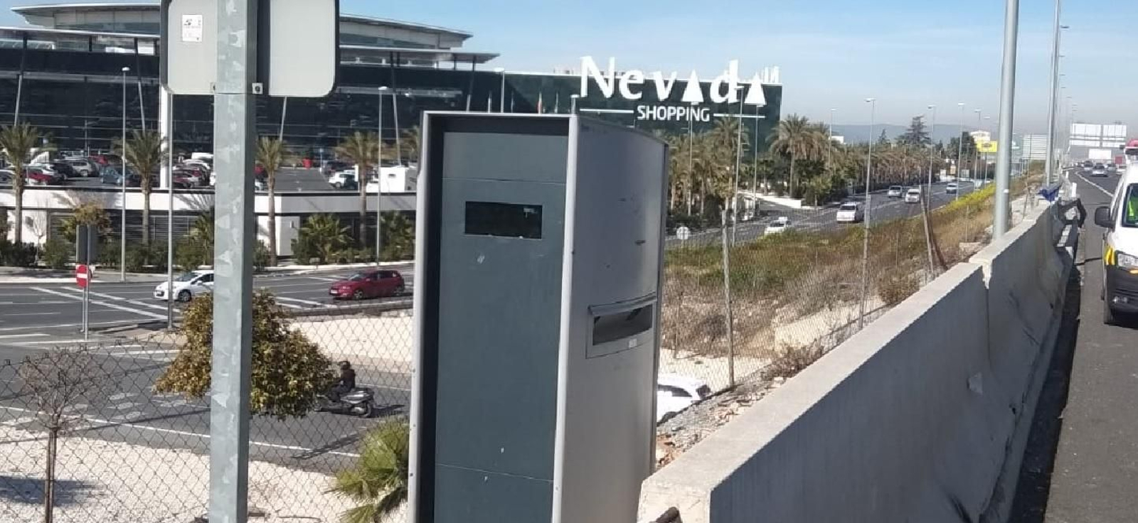 Ya están instalados los nuevos radares en la Autovía y la Ronda Sur de Granada