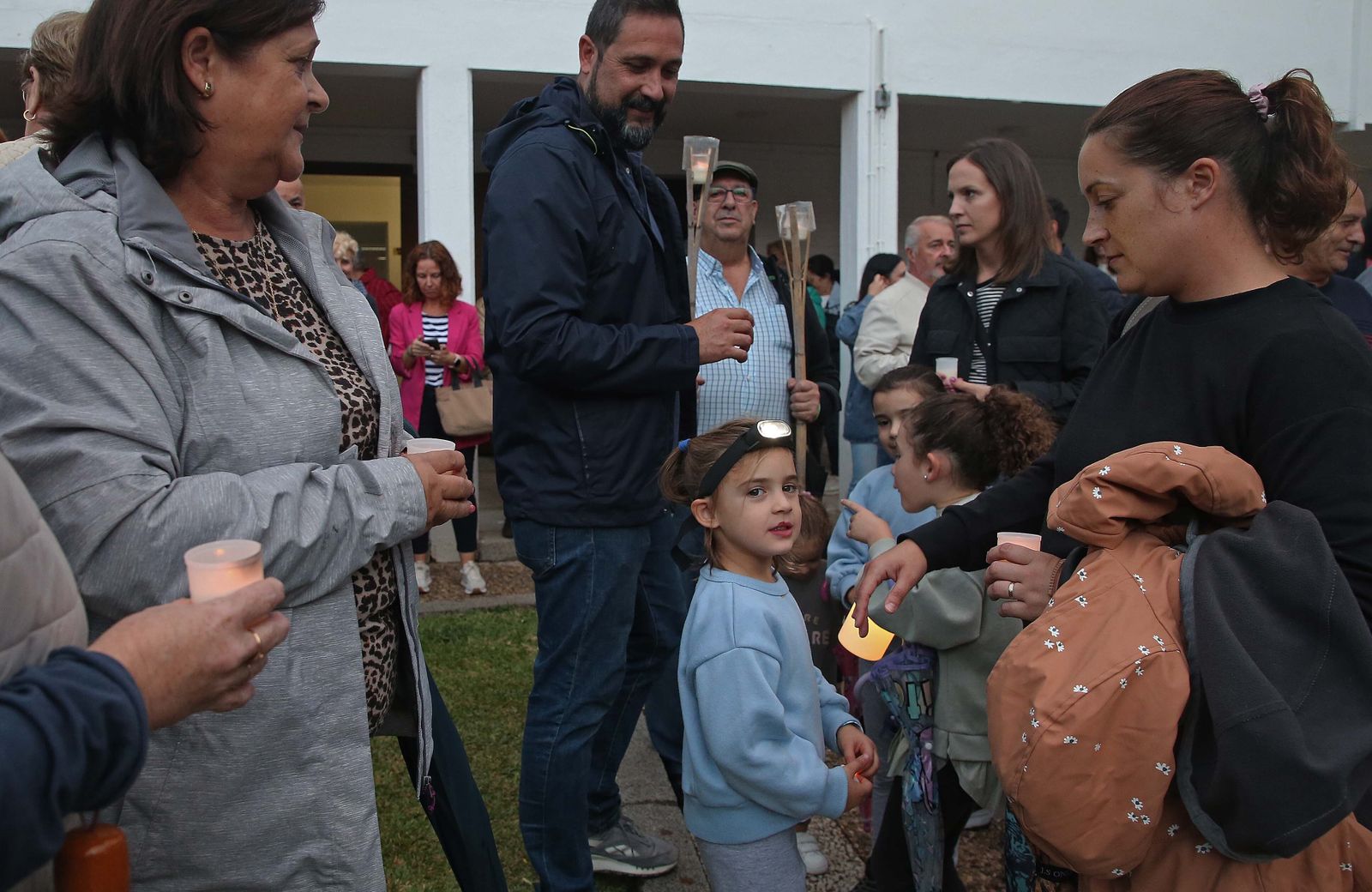 Fotos de la manifestación contra los cortes de luz en Castellar
