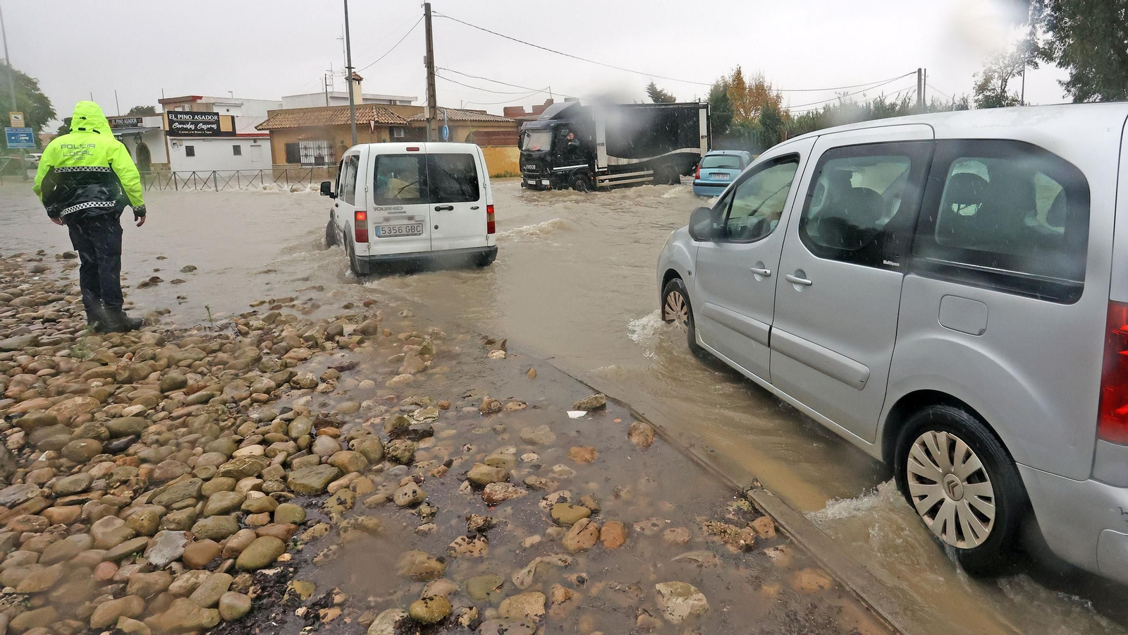 Imágenes del paso de la Dana, inundaciones, destrozos y caos por todo Jerez