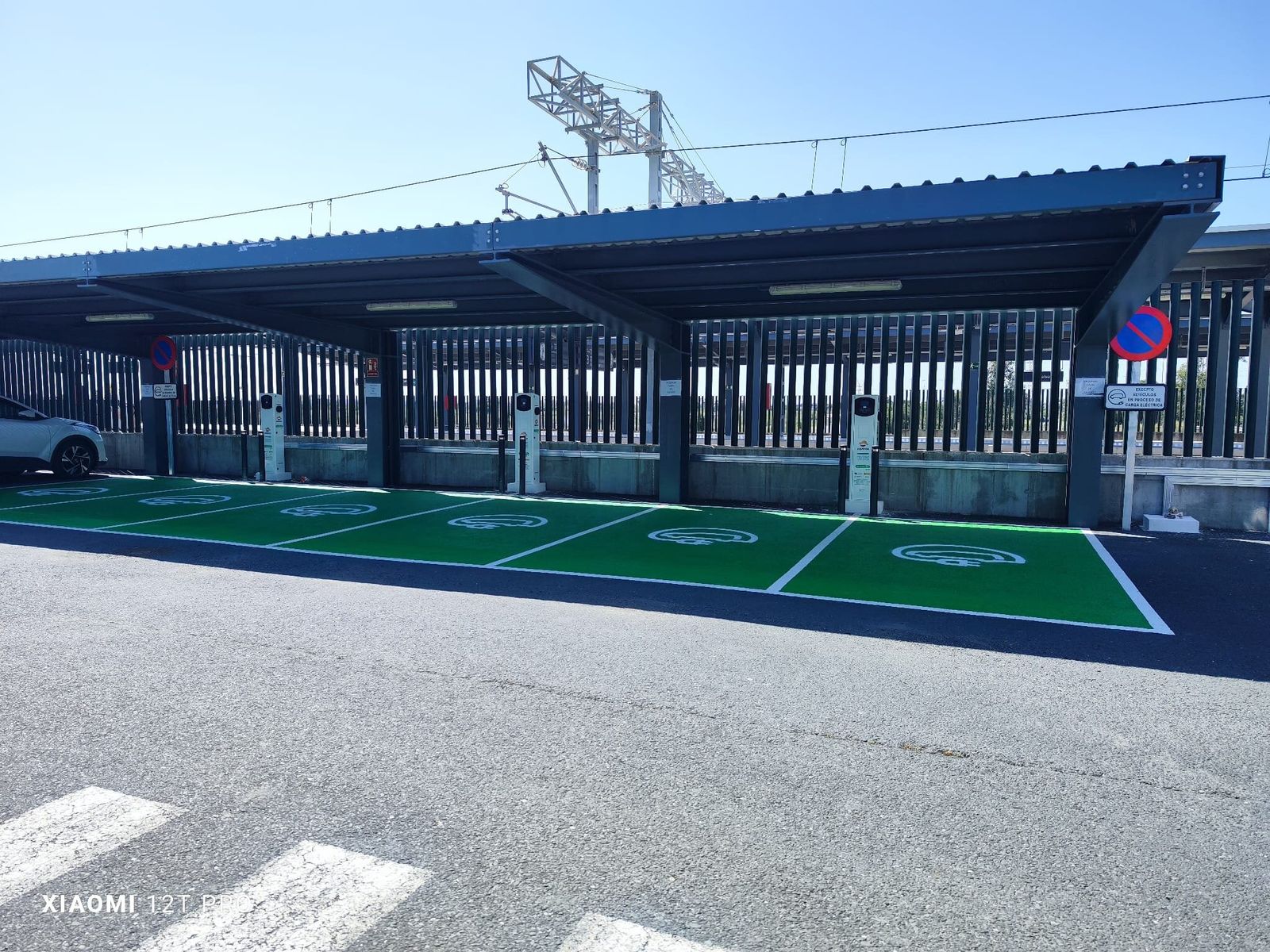 Puntos de recarga de vehículos eléctricos.