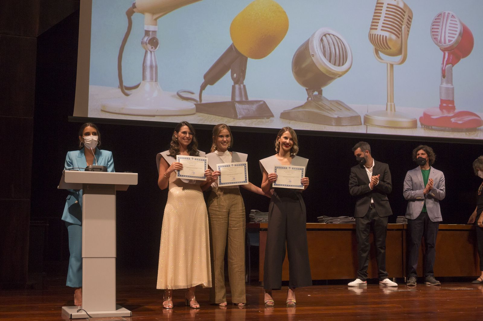 La graduación de los alumnos del Grado de Periodismo de la UMA, en fotos