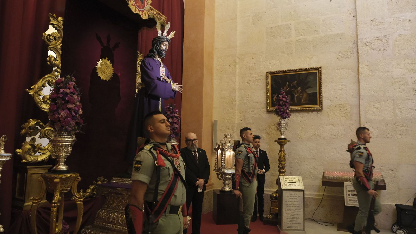 El besapiés del Cristo de Medinaceli en imágenes