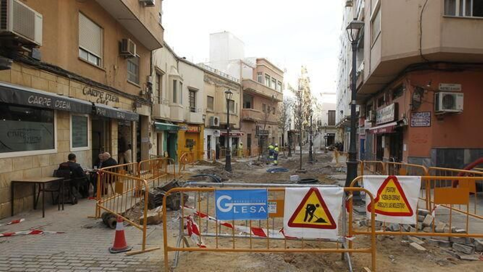 Imagen de archivo de una vía en obras en Almería capital.