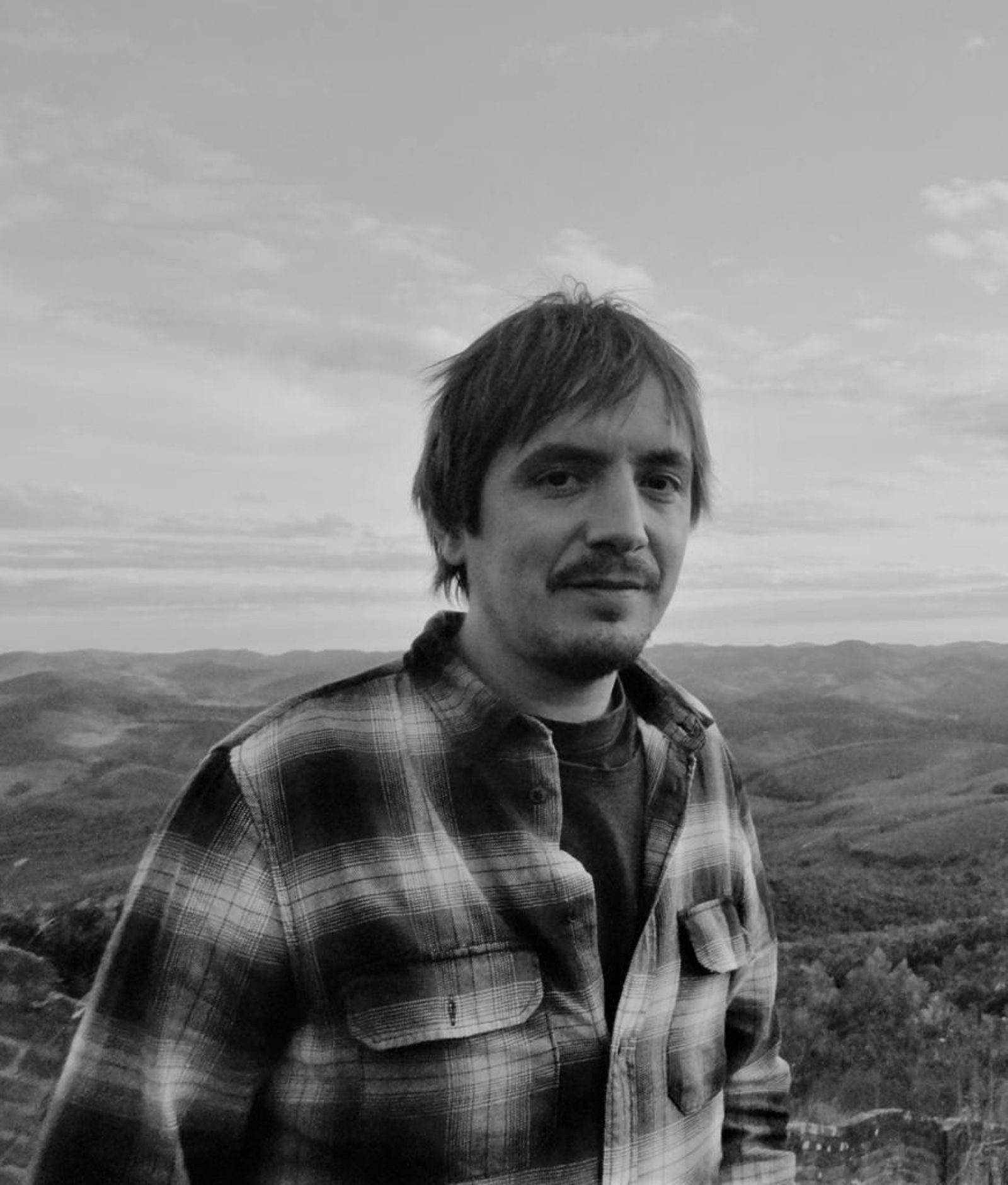 El escritor y periodista Lucas Martín.