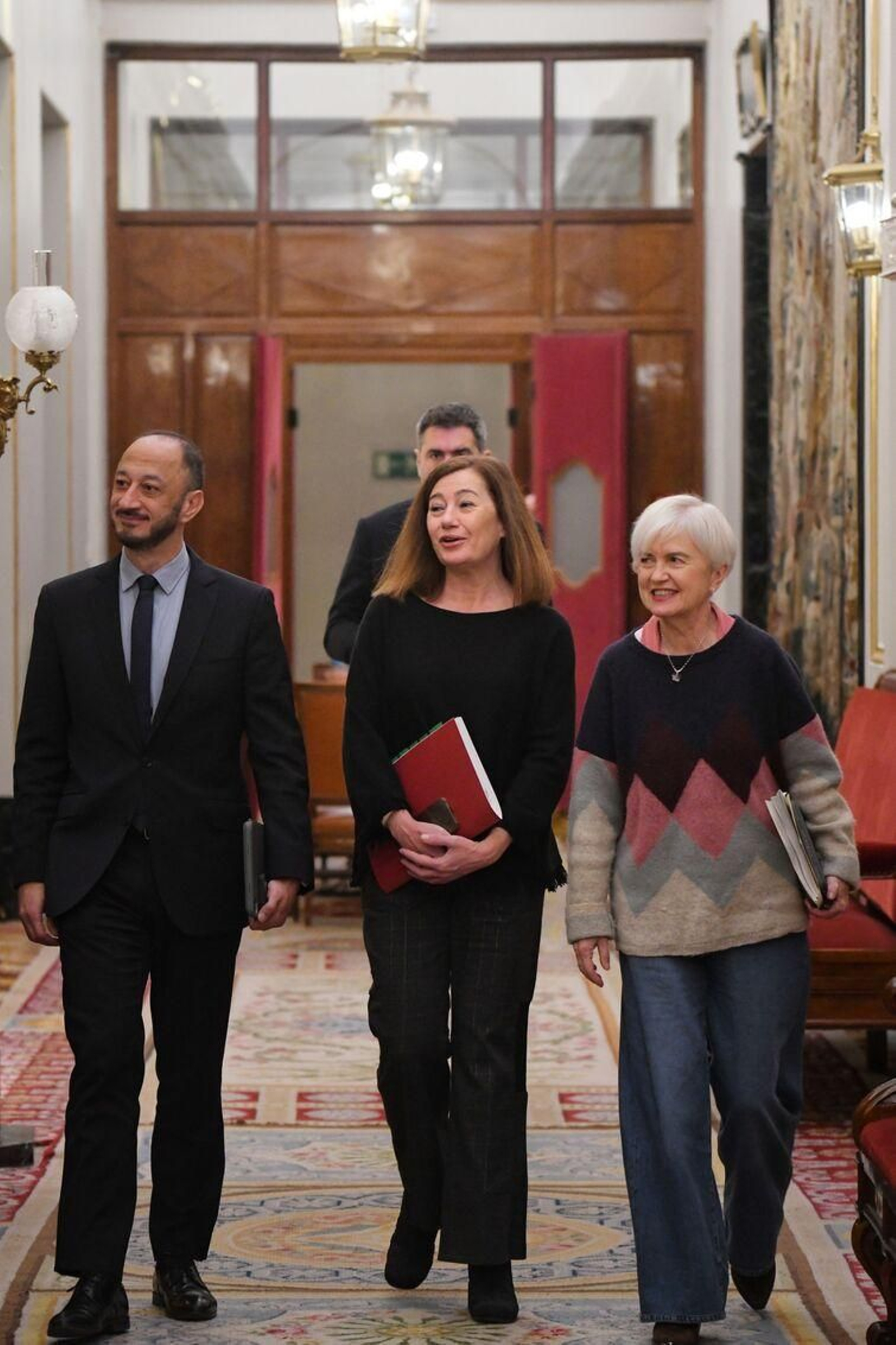 Nuestra dignidad, por un escaño
