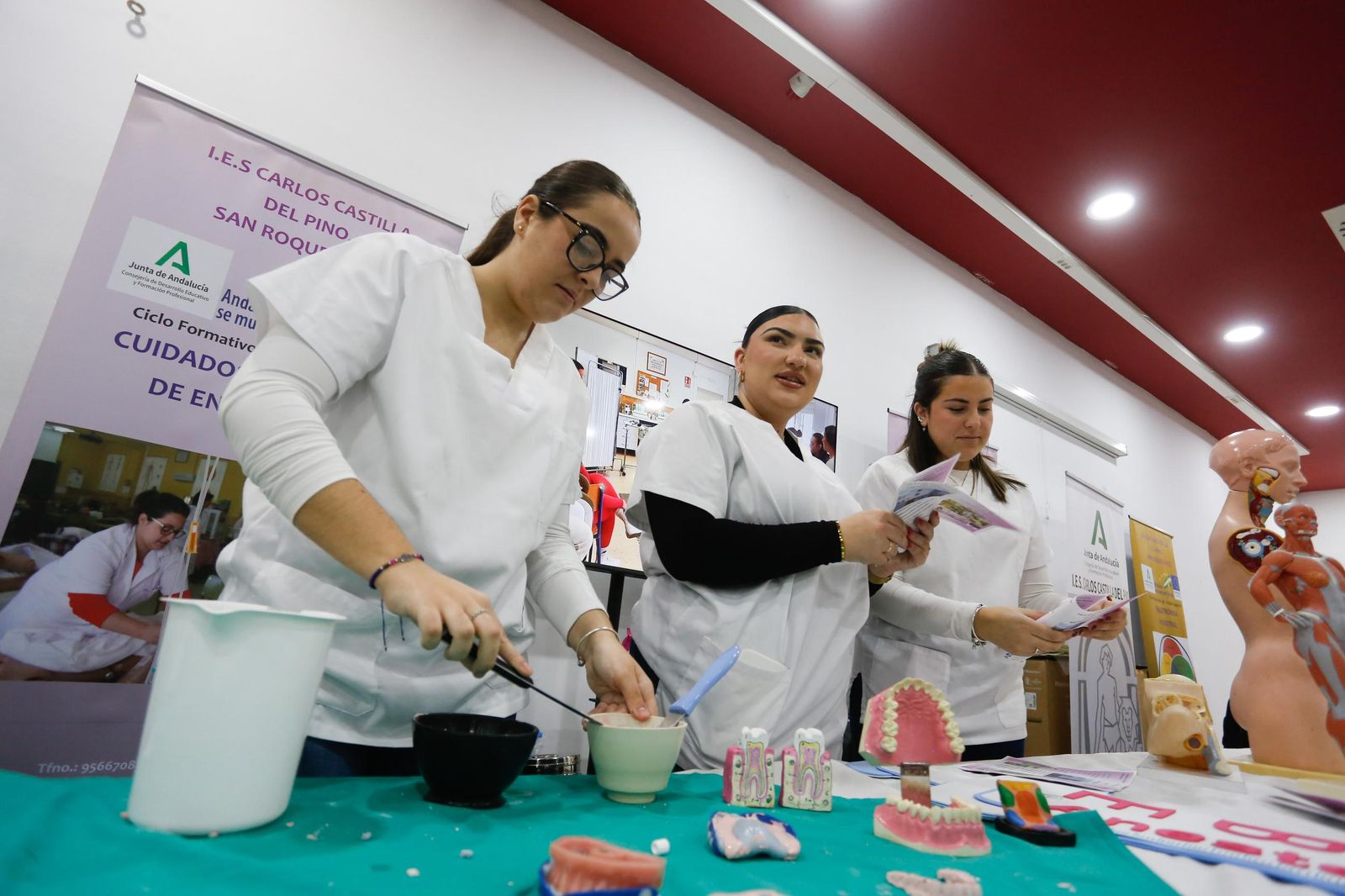 Las fotos de la XIII Feria de Ciclos Formativos Campo de Gibraltar en el Palacio de Congresos de La Línea