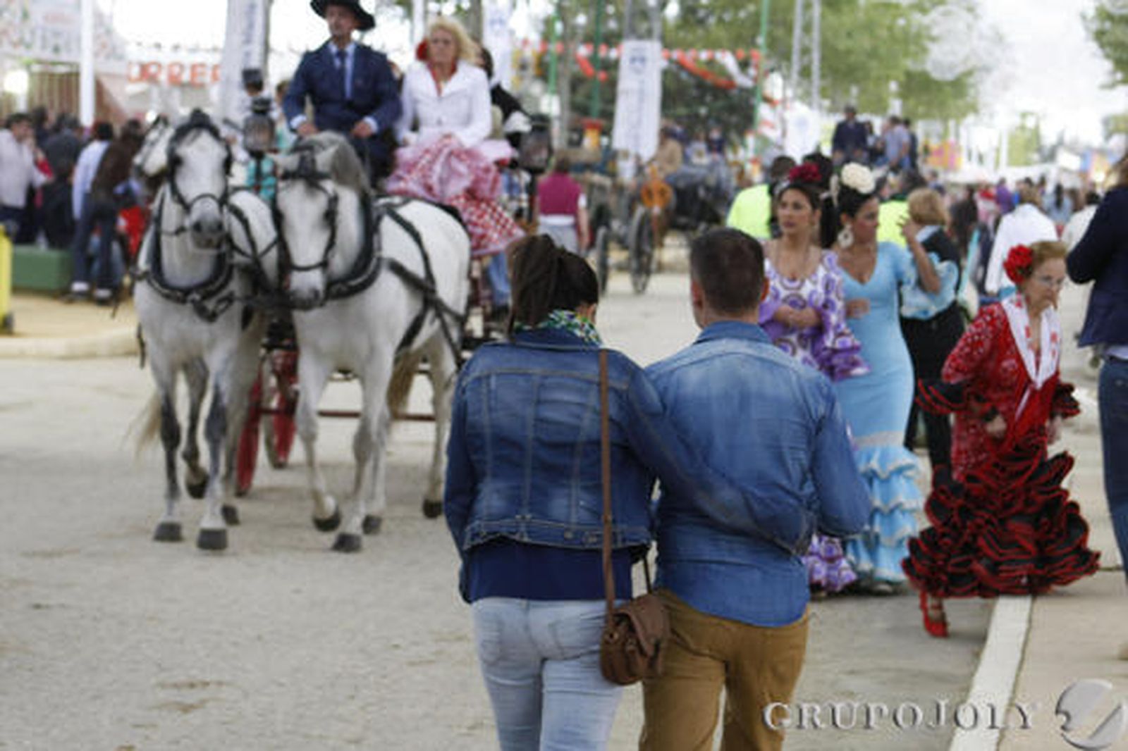 La lluvia y el frío empañaron la jornada en el recinto ferial de Las Banderas.

Foto: Andrés Mora