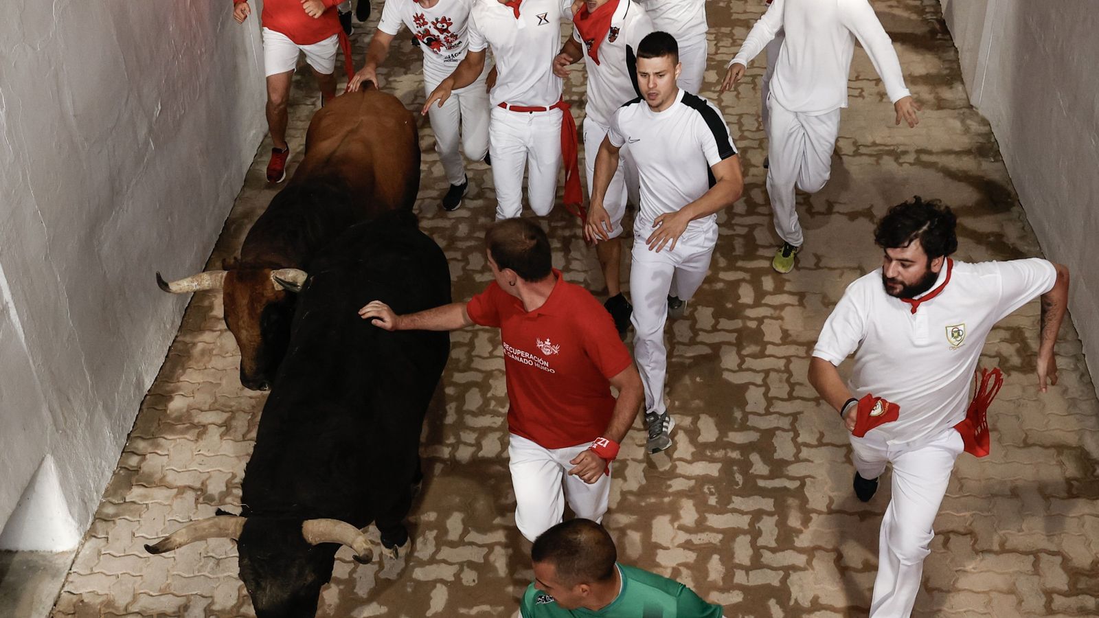Las imágenes del sexto encierro de los sanfermines con toros de Jandilla