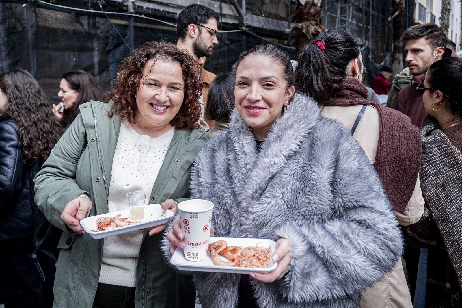 Las imágenes de la erizada popular del Carnaval de Cádiz 2026