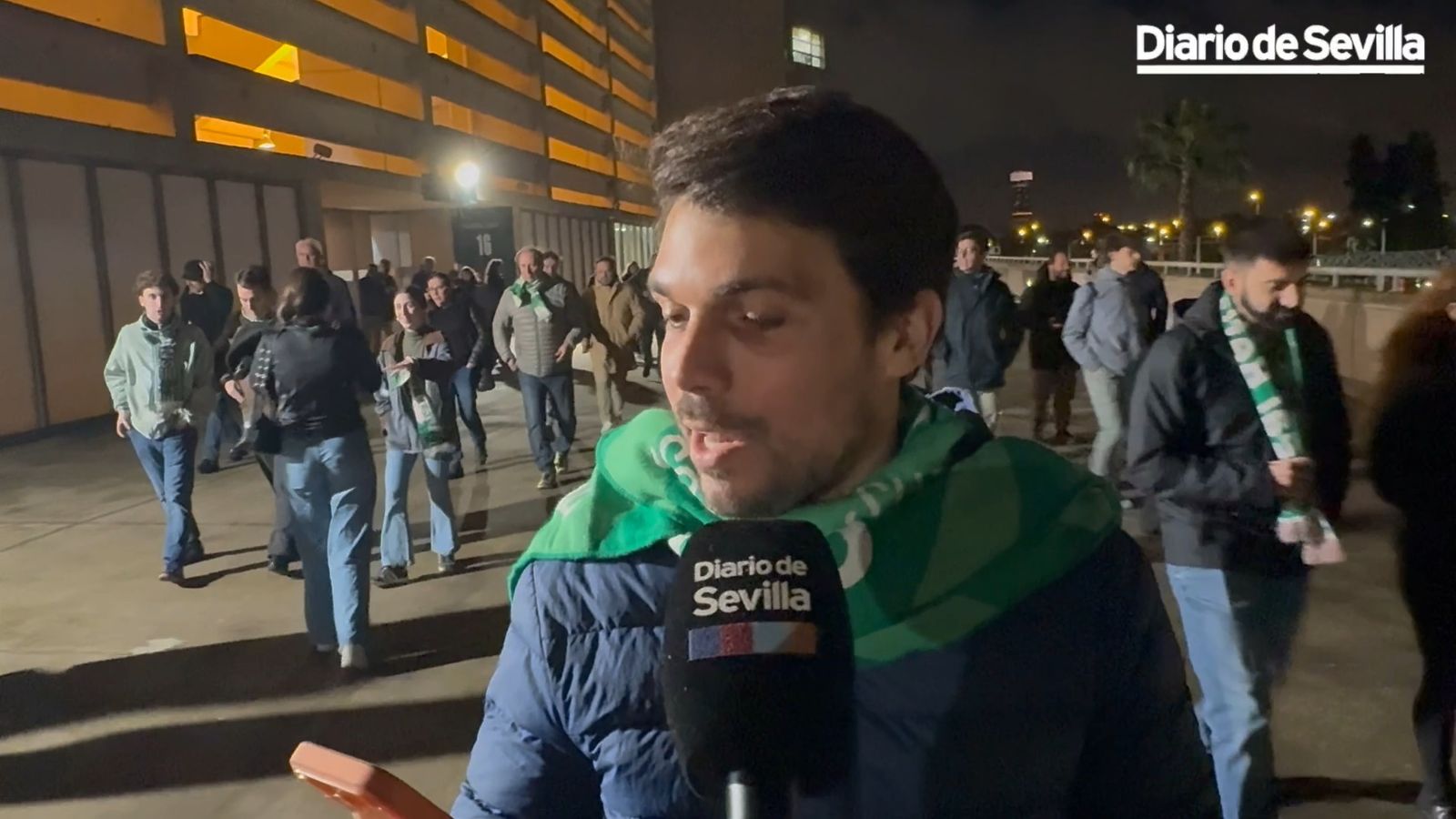 Los béticos, contentos con la victoria del Betis pero piden fichajes: "Nos falta un delantero"