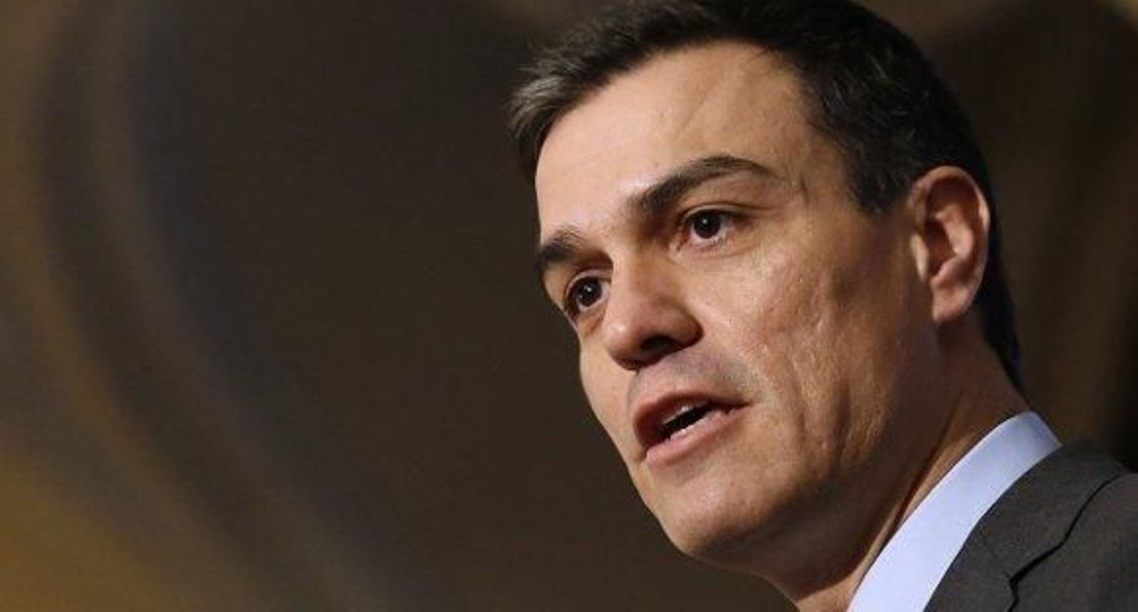 Sánchez quiere obligar a los diputados a que renuncien a trabajos privados