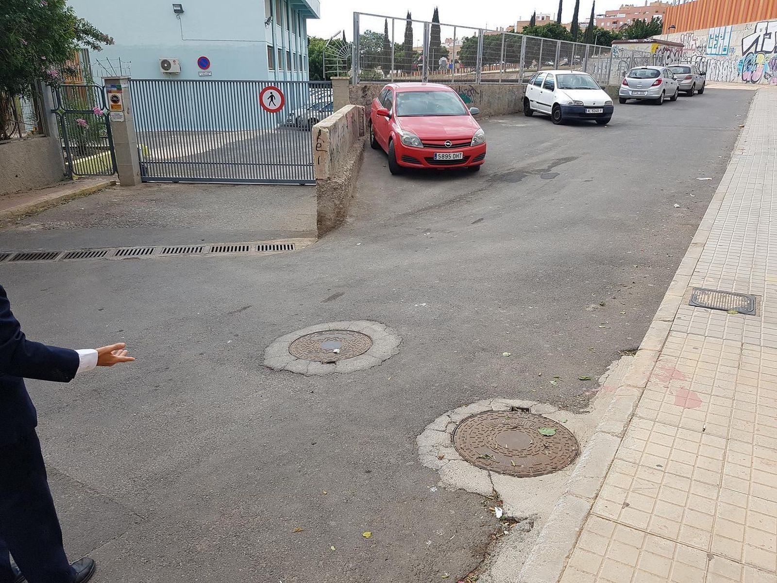 La calle Colegios y el CEIP San Luis