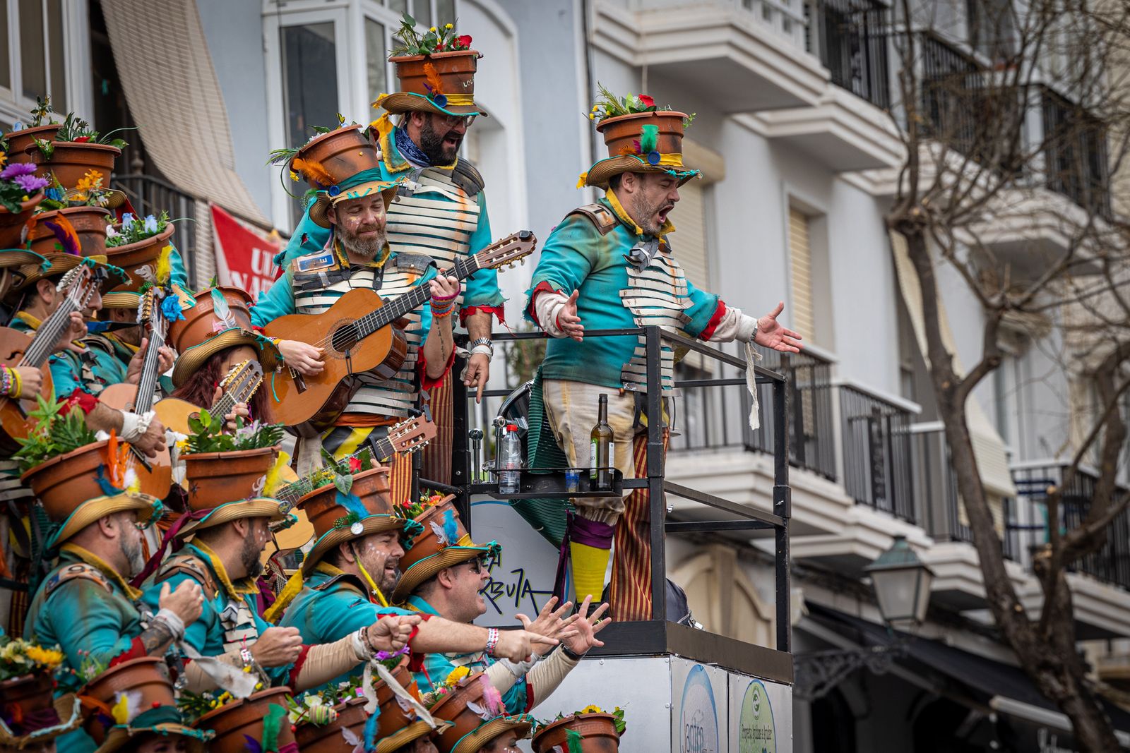 Imágenes del lunes de coros e ilegales del Carnaval de Cádiz 2023
