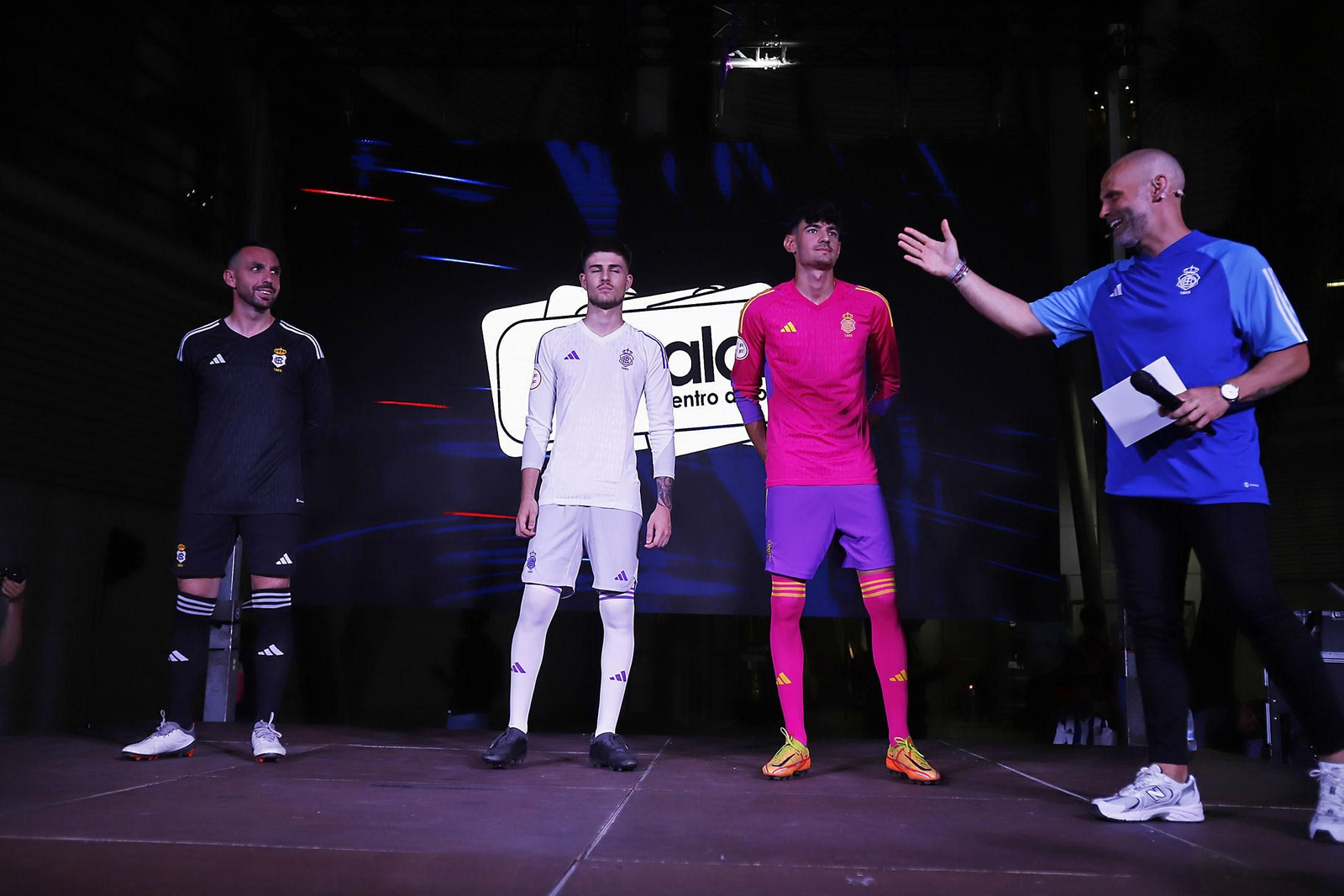 Imágenes de las nuevas equipaciones del Recreativo de Huelva para la temporada 2023/24