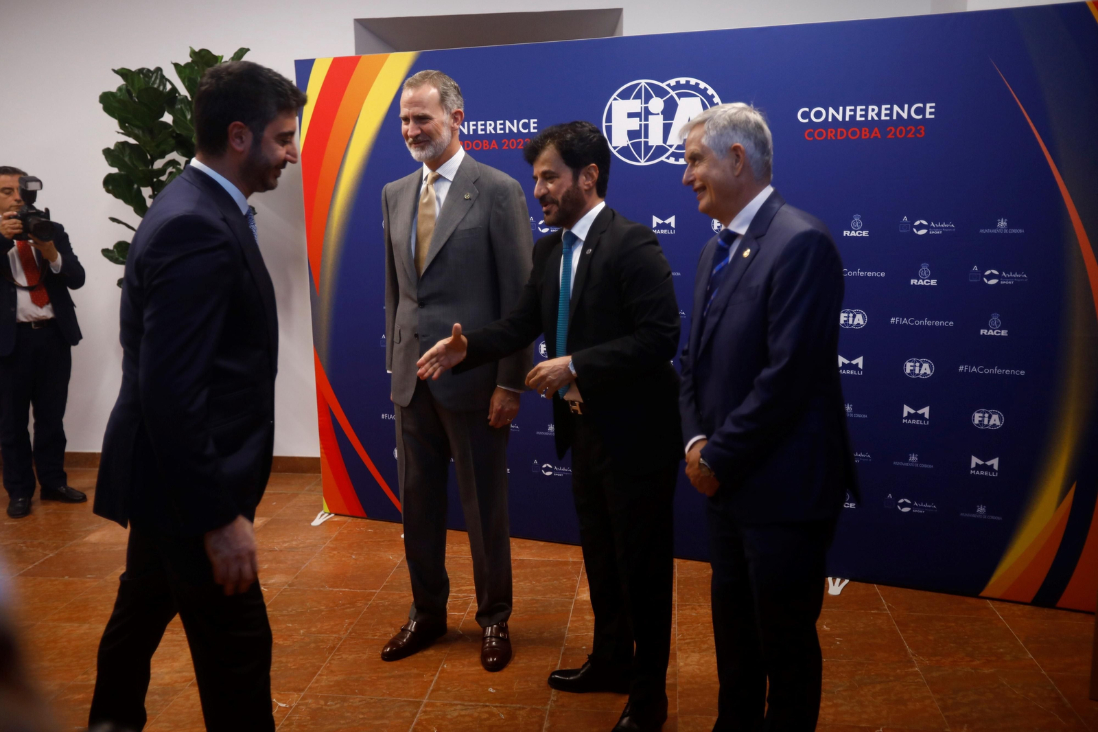 El Rey Felipe VI en la conferencia de la Federación Internacional del Automóvil de Córdoba, en imágenes